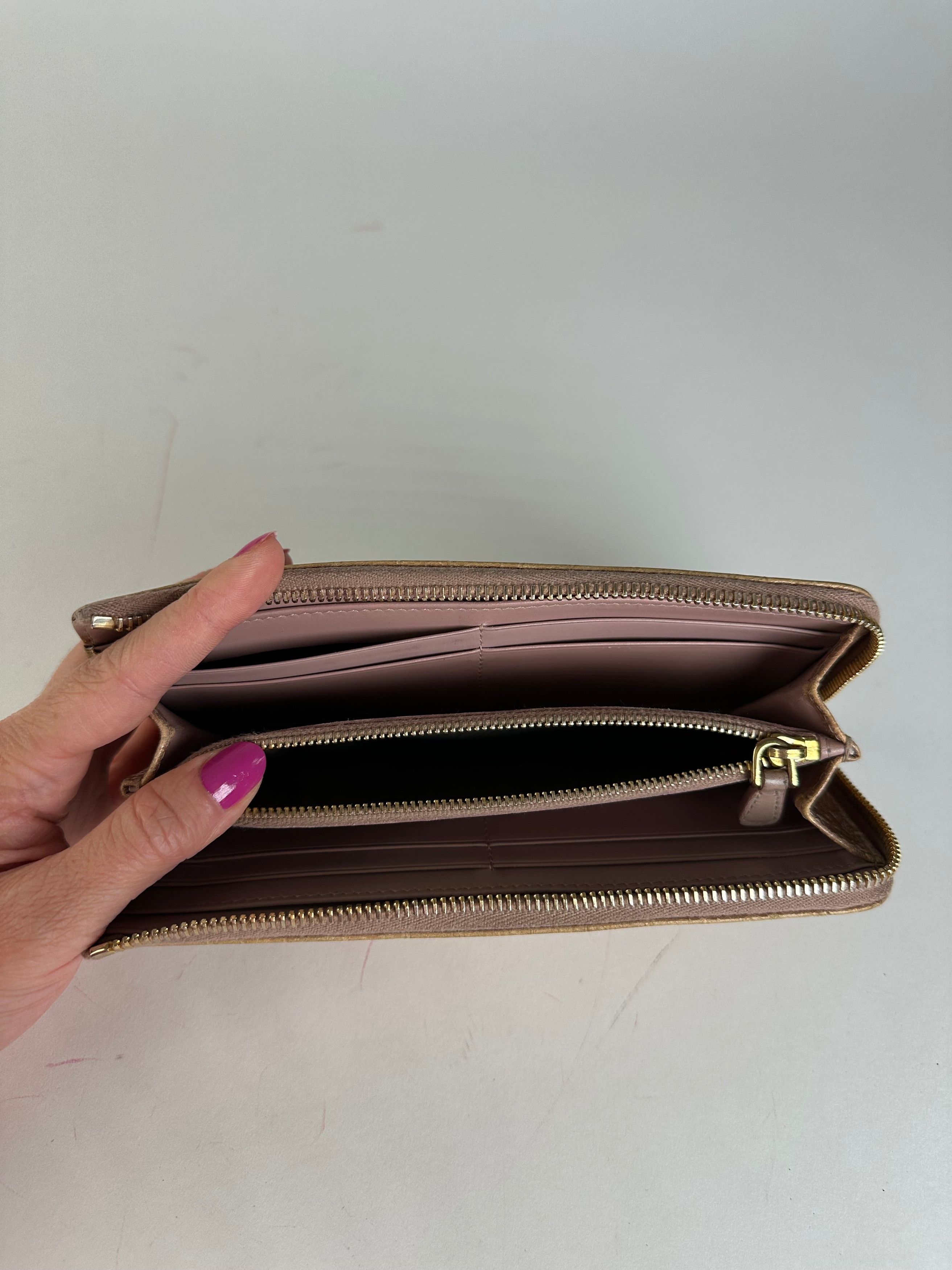 Miu Miu Vintage Crocodile Emblossed Leather Long Wallet Beige Brown Size ONE SIZE - 6 Thumbnail