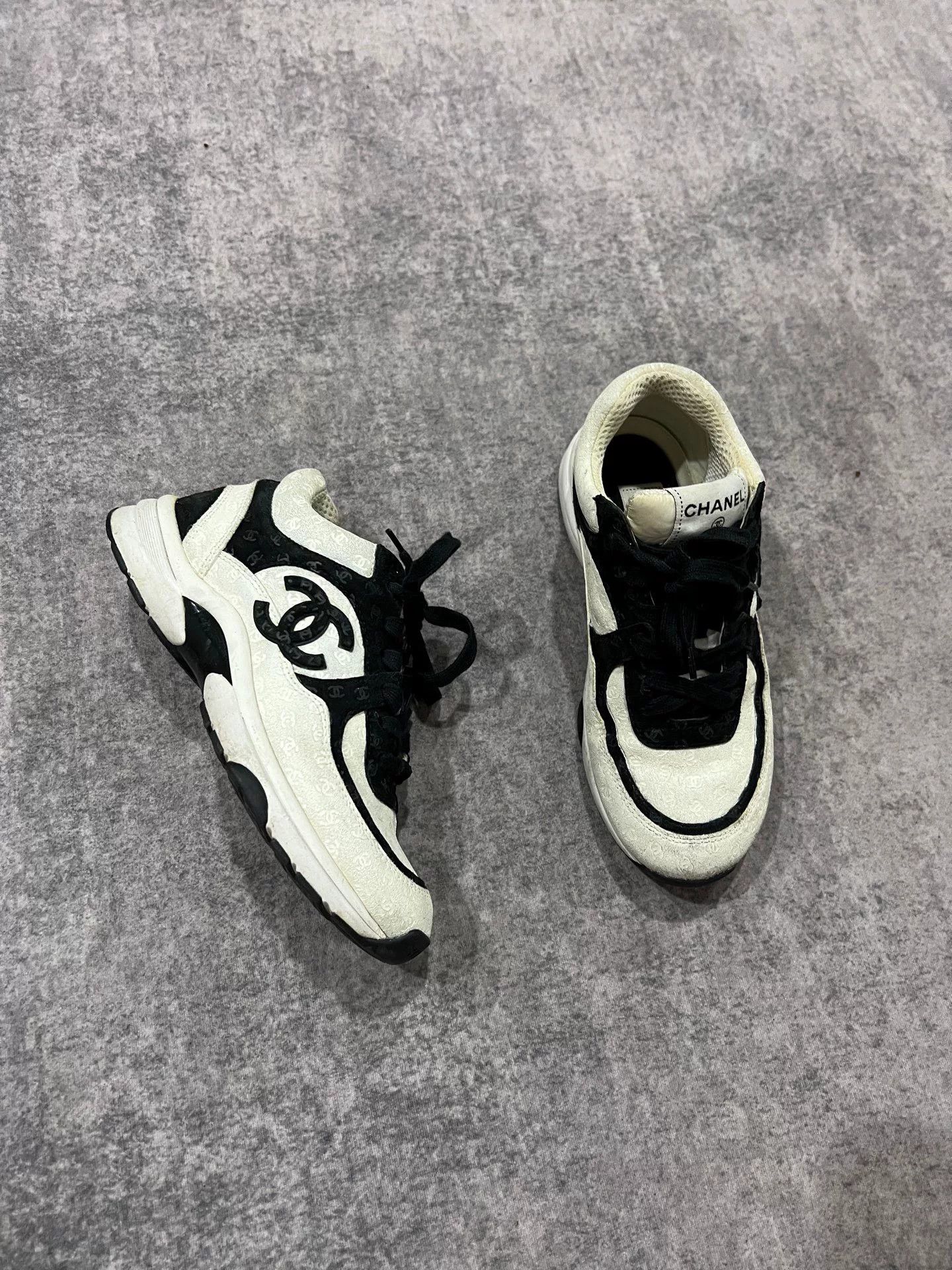 Chanel Chanel Panda All-over Logo Sneakers Size US 5 / IT 35 - 2 Thumbnail