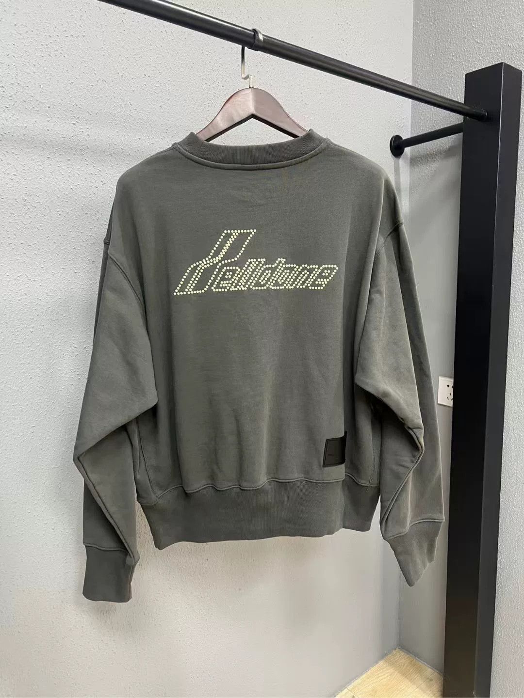WE11DONE Welldone Pearl Sweatshirt Size S / US 4 / IT 40 - 2 Thumbnail