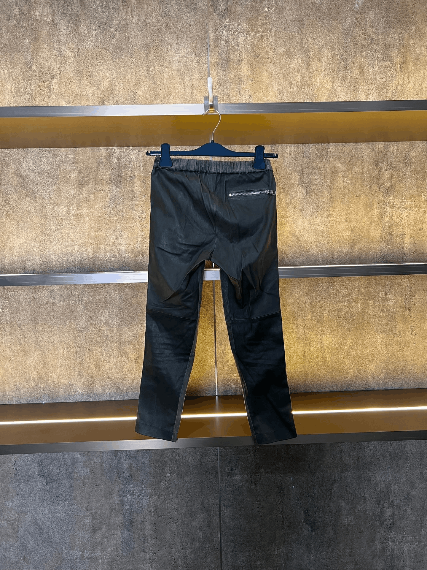 Louis Vuitton LV Lambskin Casual Pants Size US 34 / EU 50 - 2 Thumbnail