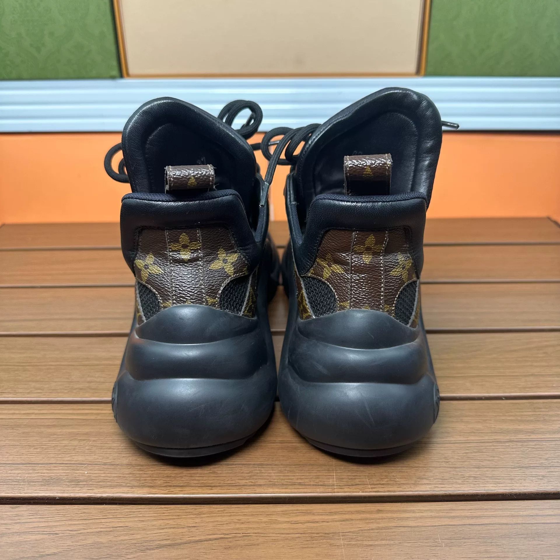 Louis Vuitton Louis Vuitton Printed Brown Lowtop Sneakers it_37 Women Size US 7 / IT 37 - 6 Thumbnail