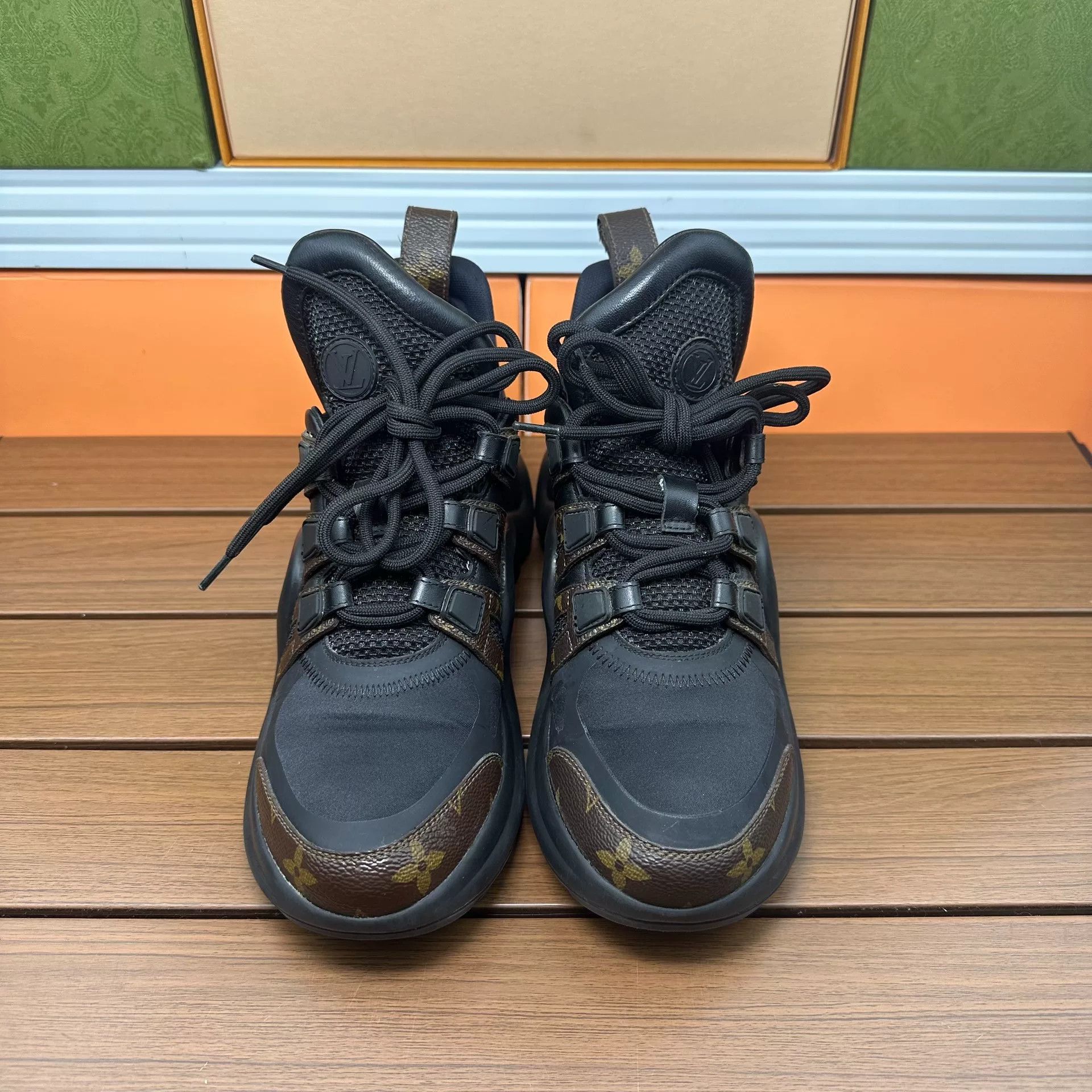 Louis Vuitton Louis Vuitton Printed Brown Lowtop Sneakers it_37 Women Size US 7 / IT 37 - 4 Thumbnail