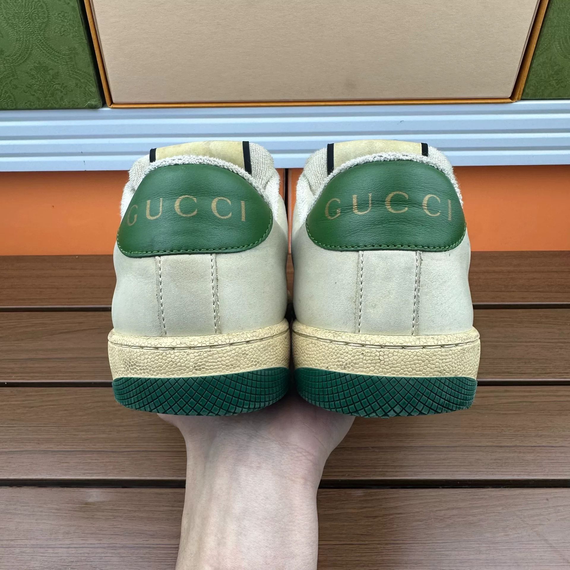 Gucci Gucci Distressed Green Lowtop Sneakers it_37-5 Women Size US 7.5 / IT 37.5 - 6 Thumbnail