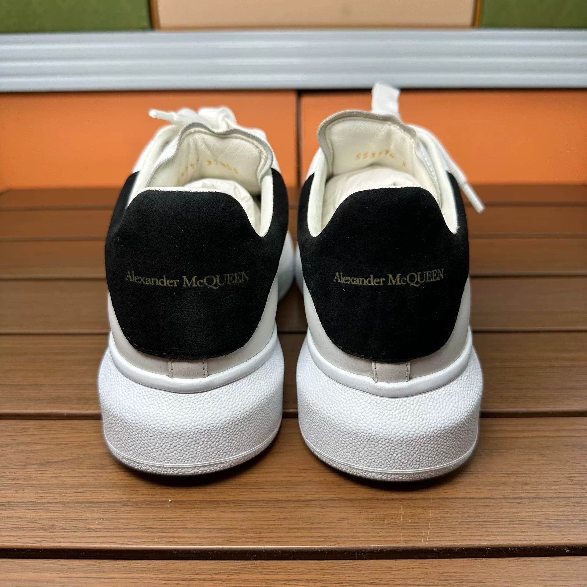 Alexander McQueen Alexander McQueen Black Lowtop Sneakers it_37-5 Women Size US 7.5 / IT 37.5 - 5 Thumbnail