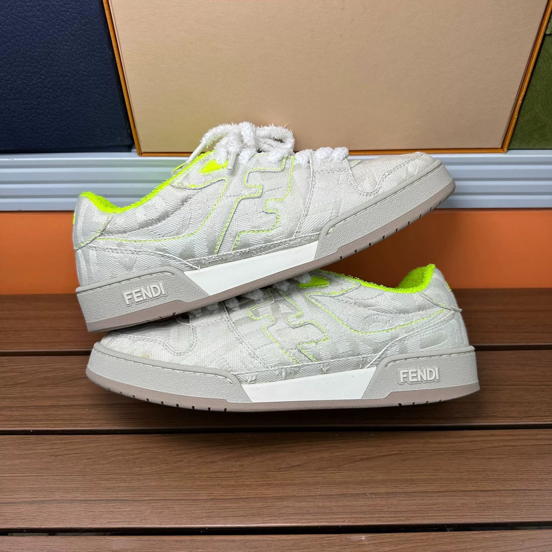 Fendi Fendi Green Lowtop Sneakers 7 Men Size US 7 / EU 40 - 2 Thumbnail