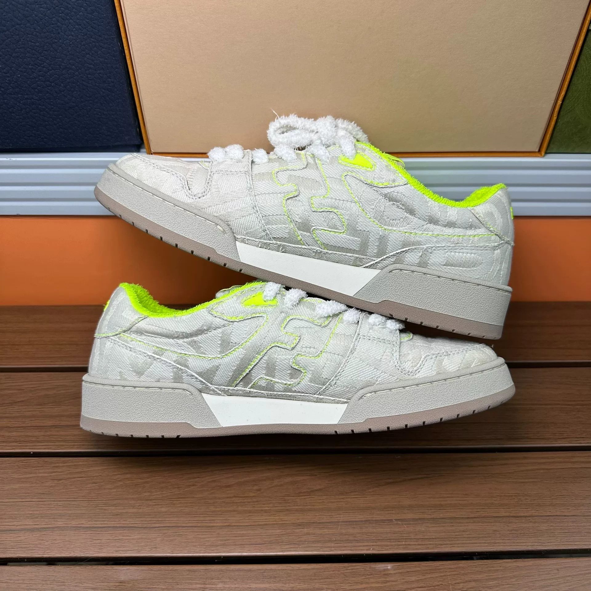 Fendi Fendi Green Lowtop Sneakers 7 Men Size US 7 / EU 40 - 3 Thumbnail