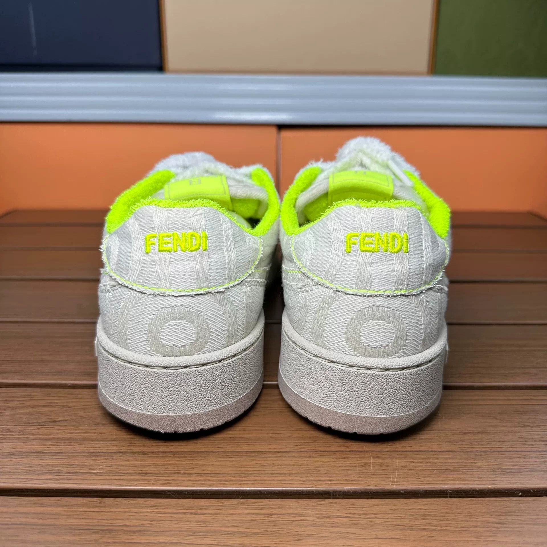 Fendi Fendi Green Lowtop Sneakers 7 Men Size US 7 / EU 40 - 6 Thumbnail