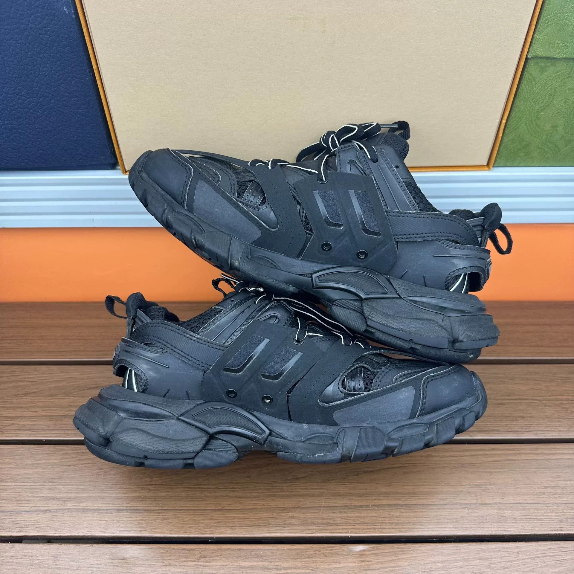 Balenciaga Balenciaga Black Lowtop Sneakers it_36 Women Size US 6 / IT 36 - 6 Thumbnail