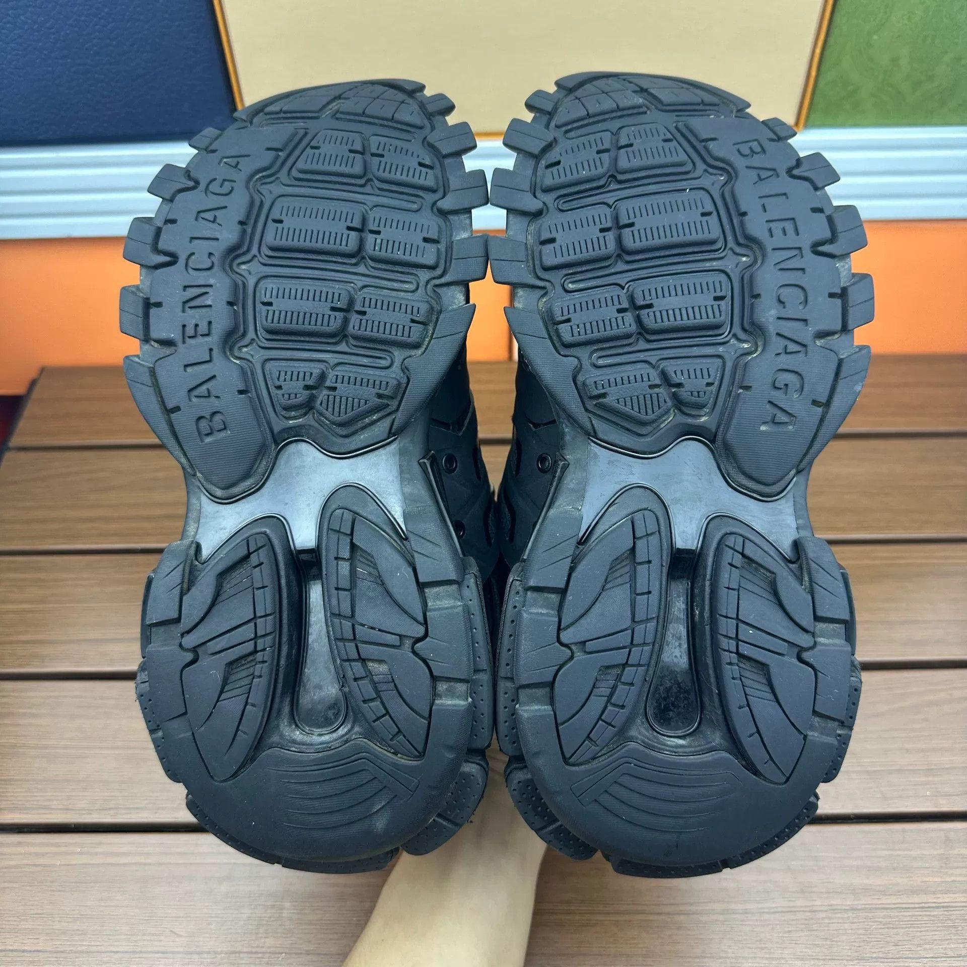 Balenciaga Balenciaga Black Lowtop Sneakers it_36 Women Size US 6 / IT 36 - 7 Thumbnail