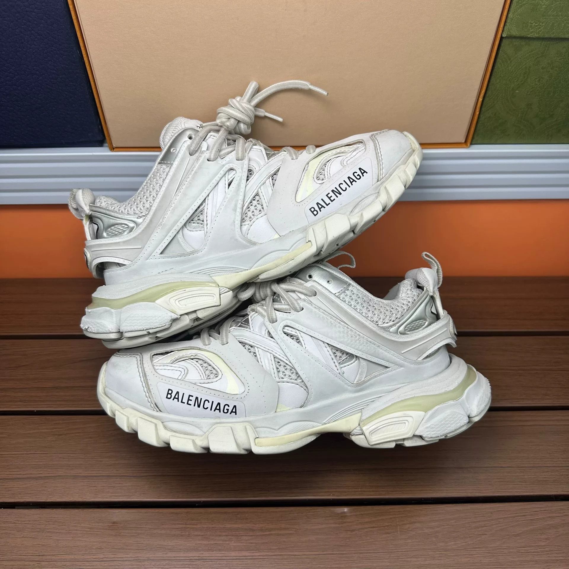 Balenciaga Balenciaga White Lowtop Sneakers it_36 Women Size US 6 / IT 36 - 2 Thumbnail