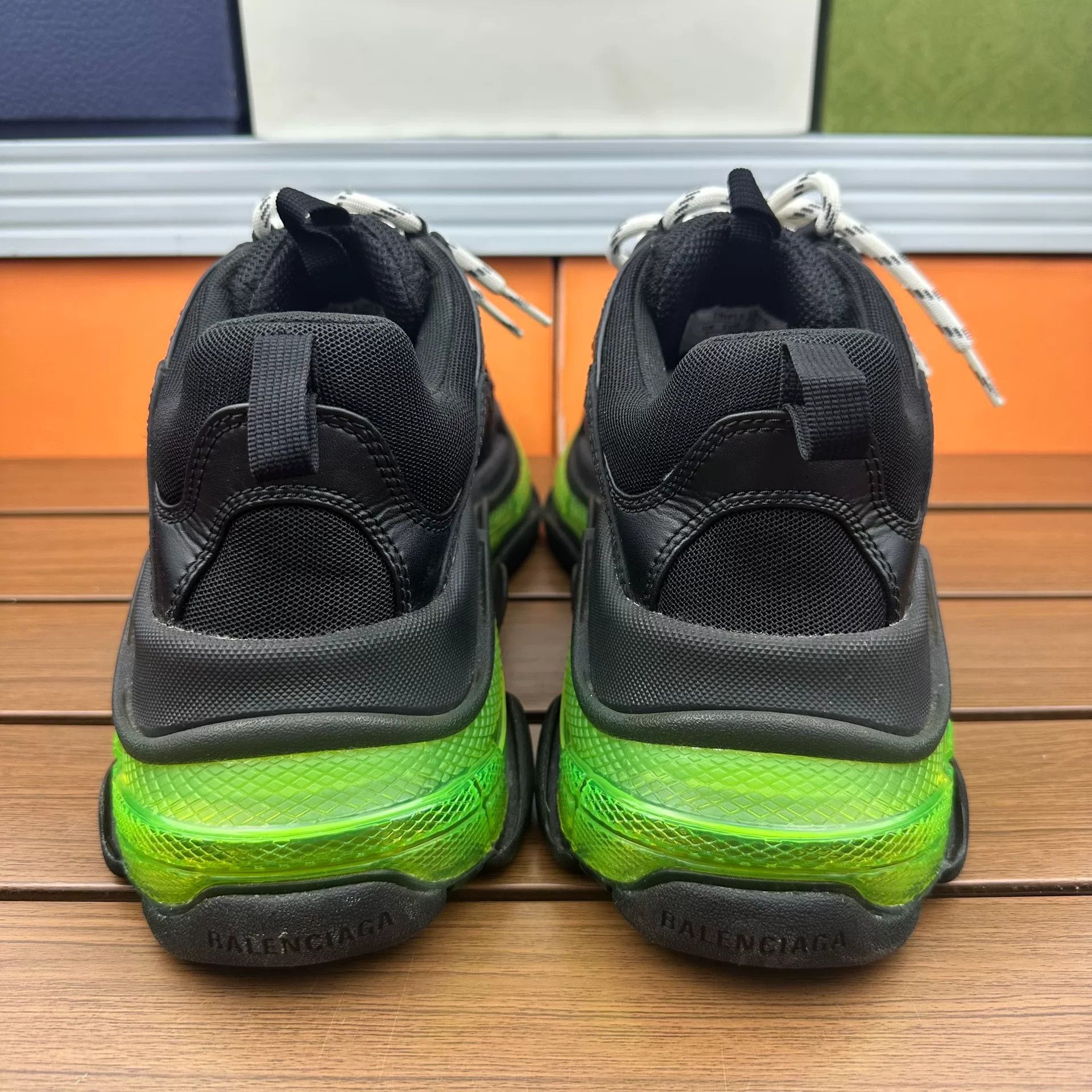 Balenciaga Balenciaga Green Lowtop Sneakers 8 Men Size US 8 / EU 41 - 3 Thumbnail