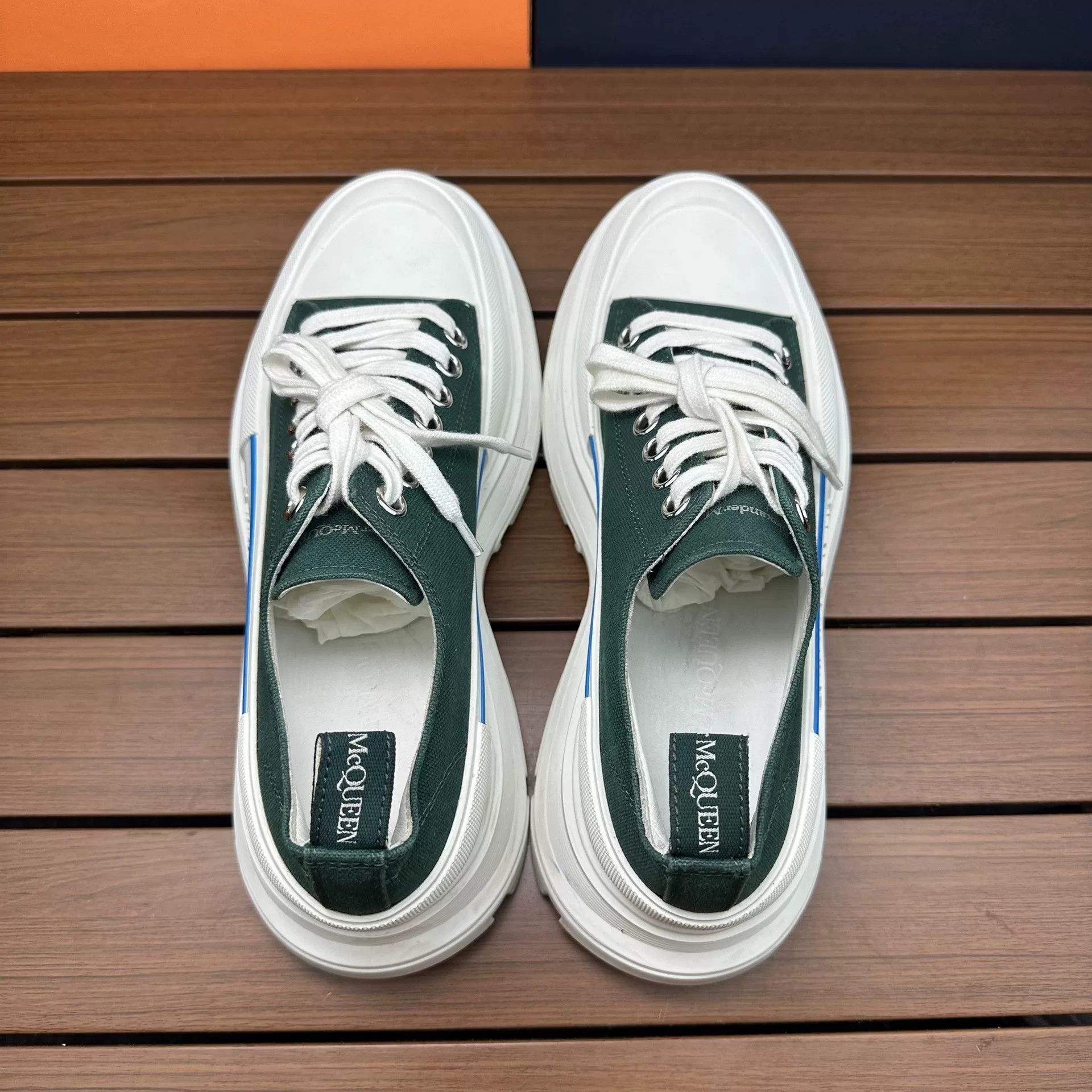 Alexander McQueen Alexander McQueen Green Lowtop Sneakers 8 Men Size US 8 / EU 41 - 5 Thumbnail