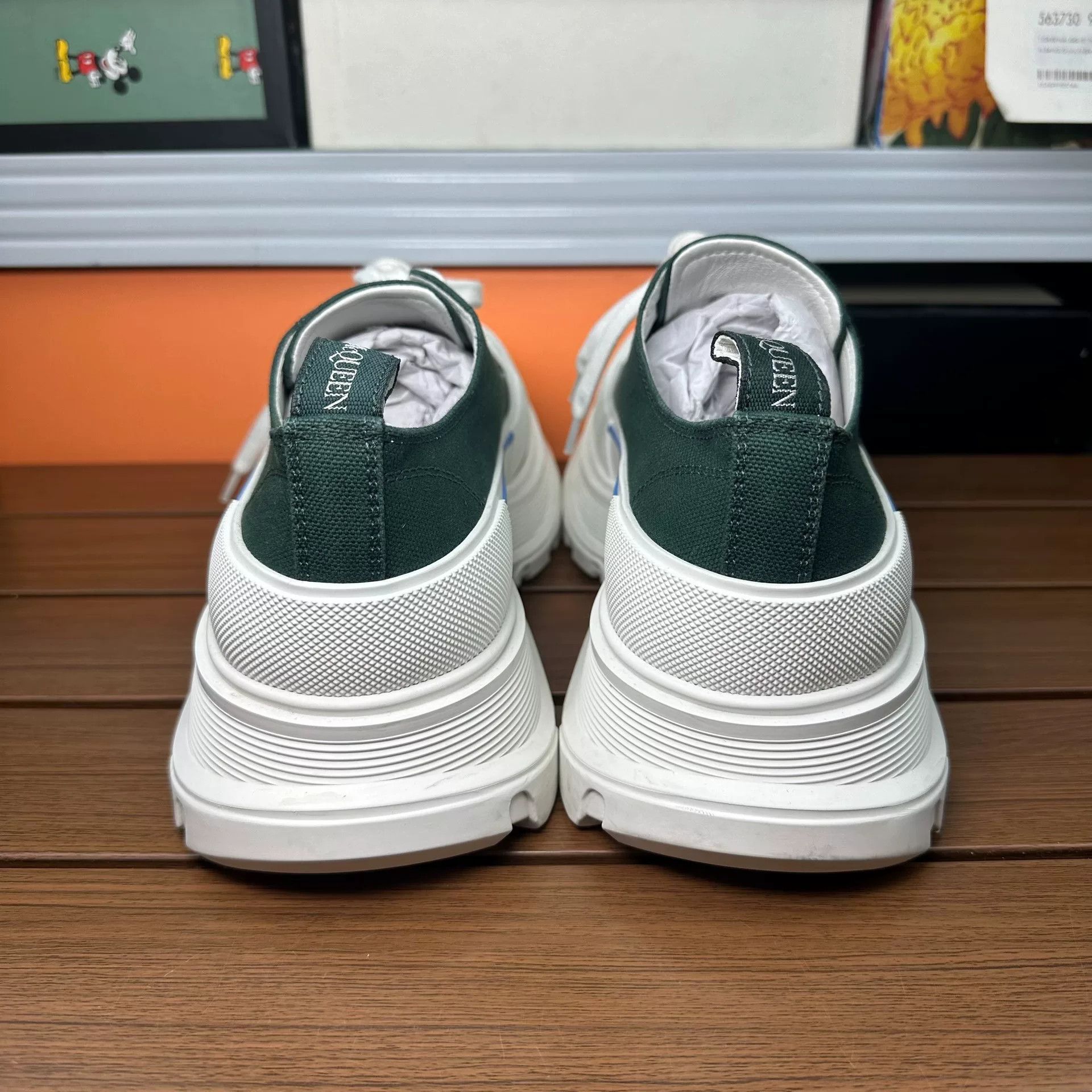 Alexander McQueen Alexander McQueen Green Lowtop Sneakers 8 Men Size US 8 / EU 41 - 6 Thumbnail