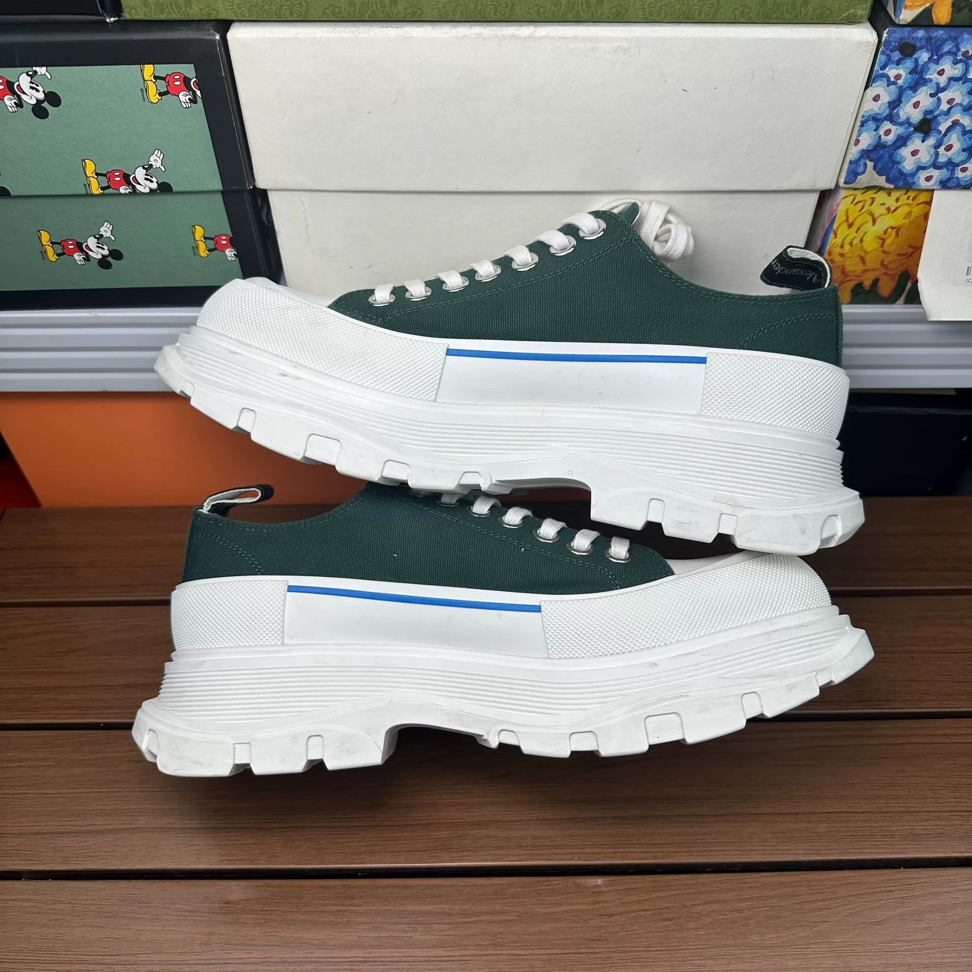 Alexander McQueen Alexander McQueen Green Lowtop Sneakers 8 Men Size US 8 / EU 41 - 3 Thumbnail