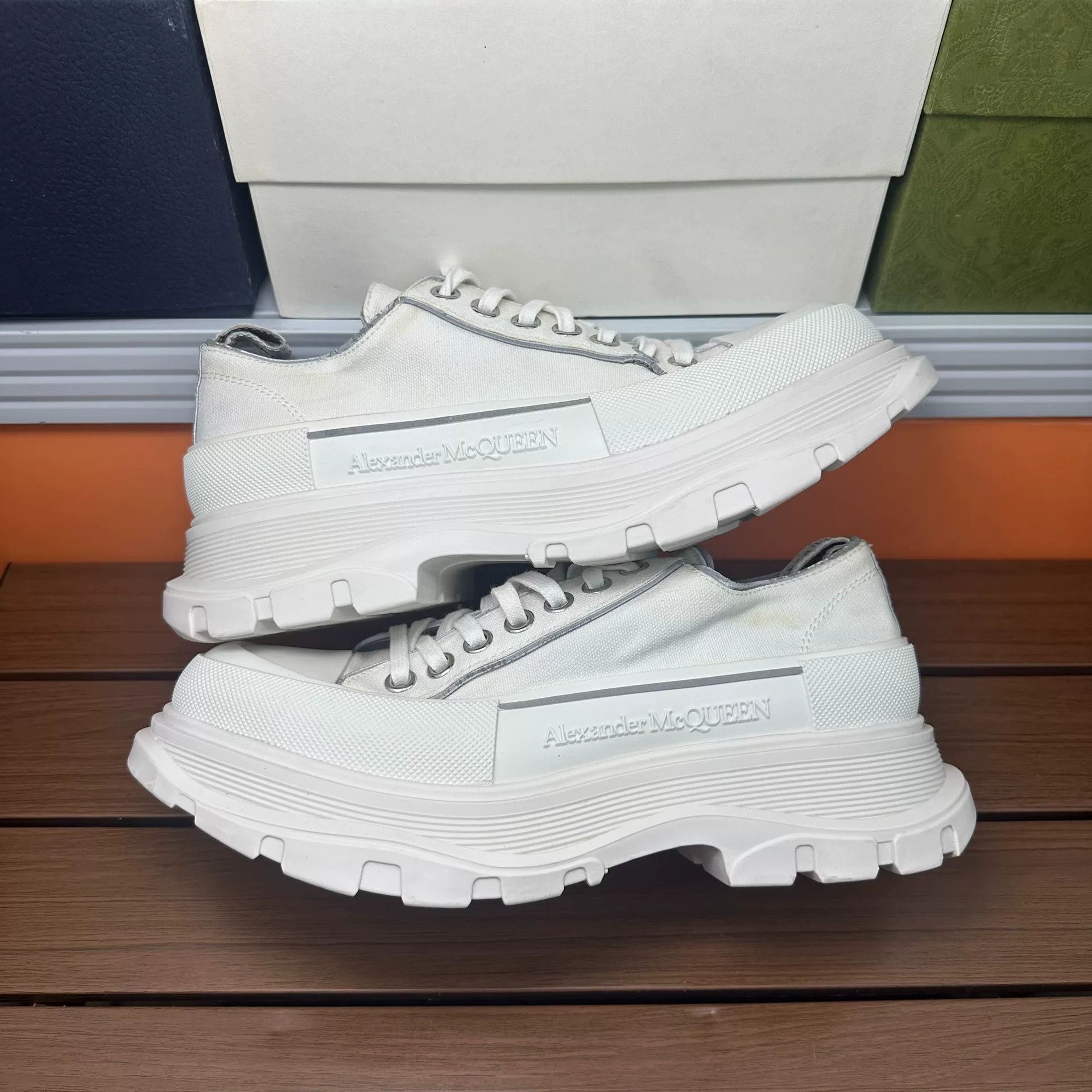 Alexander McQueen Alexander McQueen White Lowtop Sneakers 8 Men Size US 8 / EU 41 - 2 Thumbnail