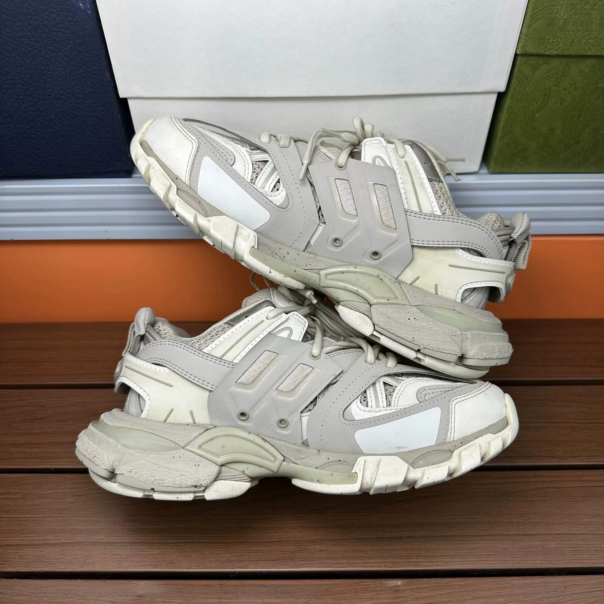 Balenciaga Balenciaga Brown Lowtop Sneakers it_36 Women Size US 6 / IT 36 - 3 Thumbnail