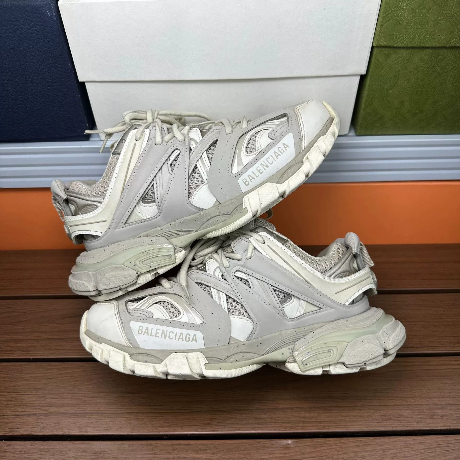 Balenciaga Balenciaga Brown Lowtop Sneakers it_36 Women Size US 6 / IT 36 - 2 Thumbnail