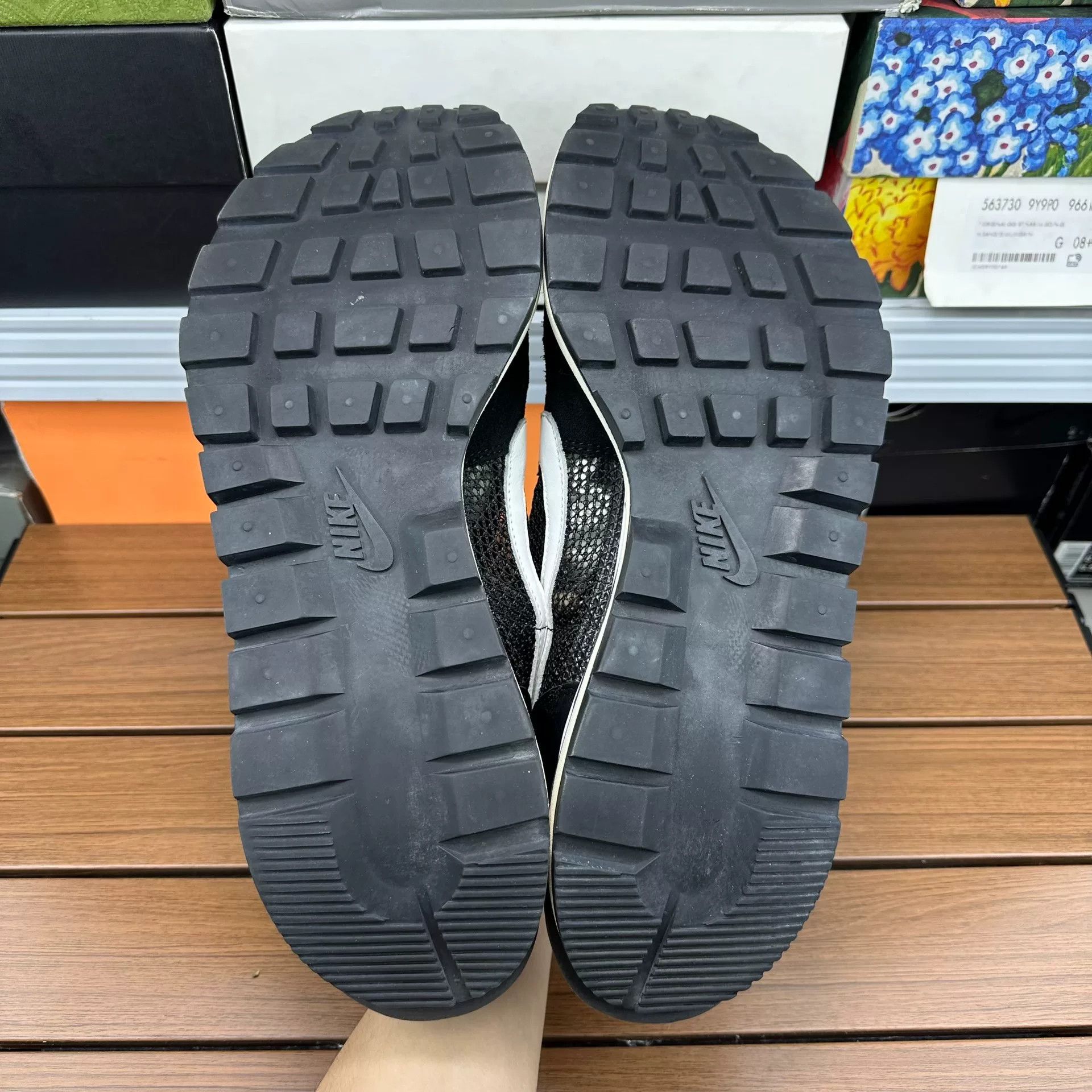 Sacai Sacai Collab Black Lowtop Sneakers 13 Men Size US 13 / EU 46 - 6 Thumbnail