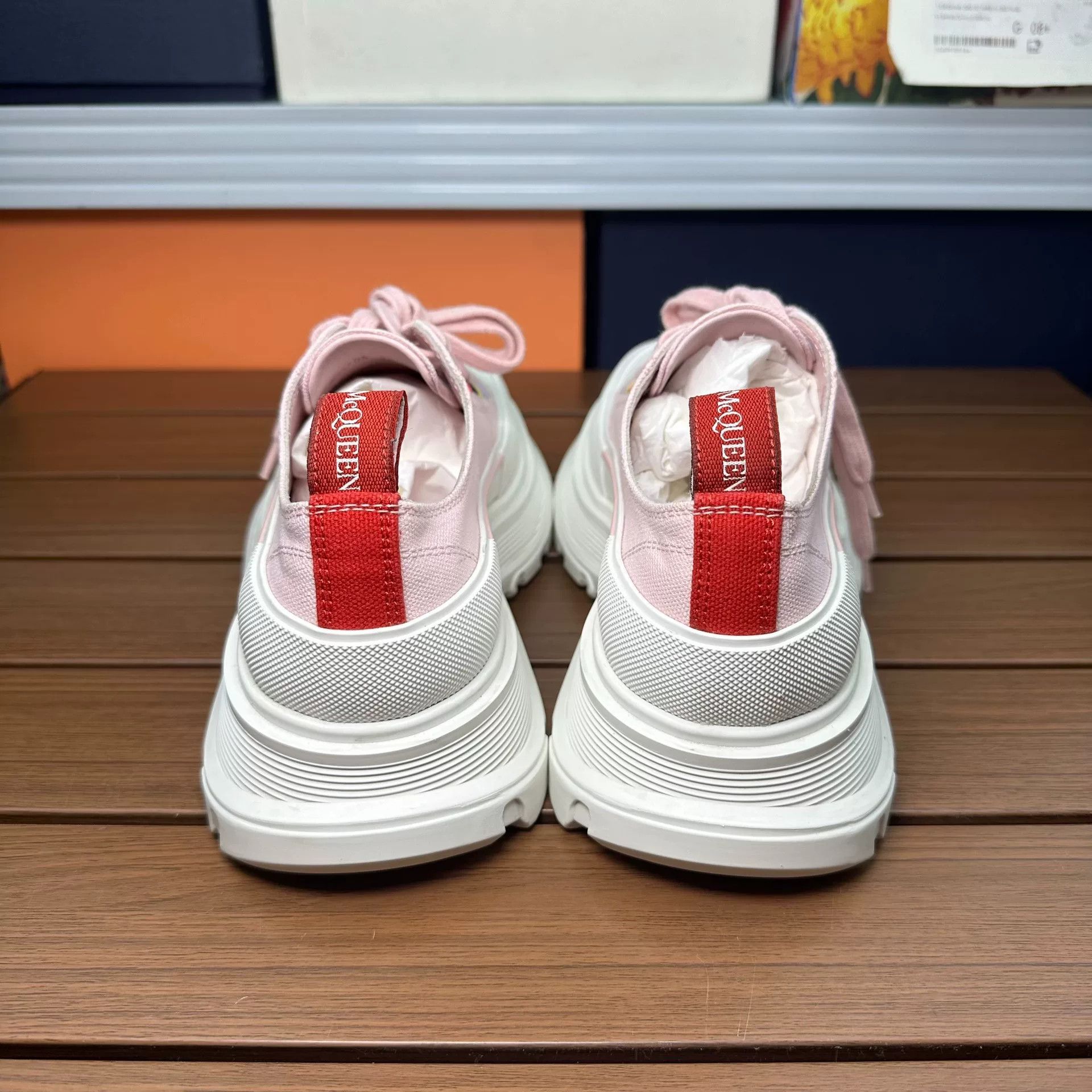 Alexander McQueen Alexander McQueen Pink Lowtop Sneakers it_36-5 Women Size US 6.5 / IT 36.5 - 5 Thumbnail