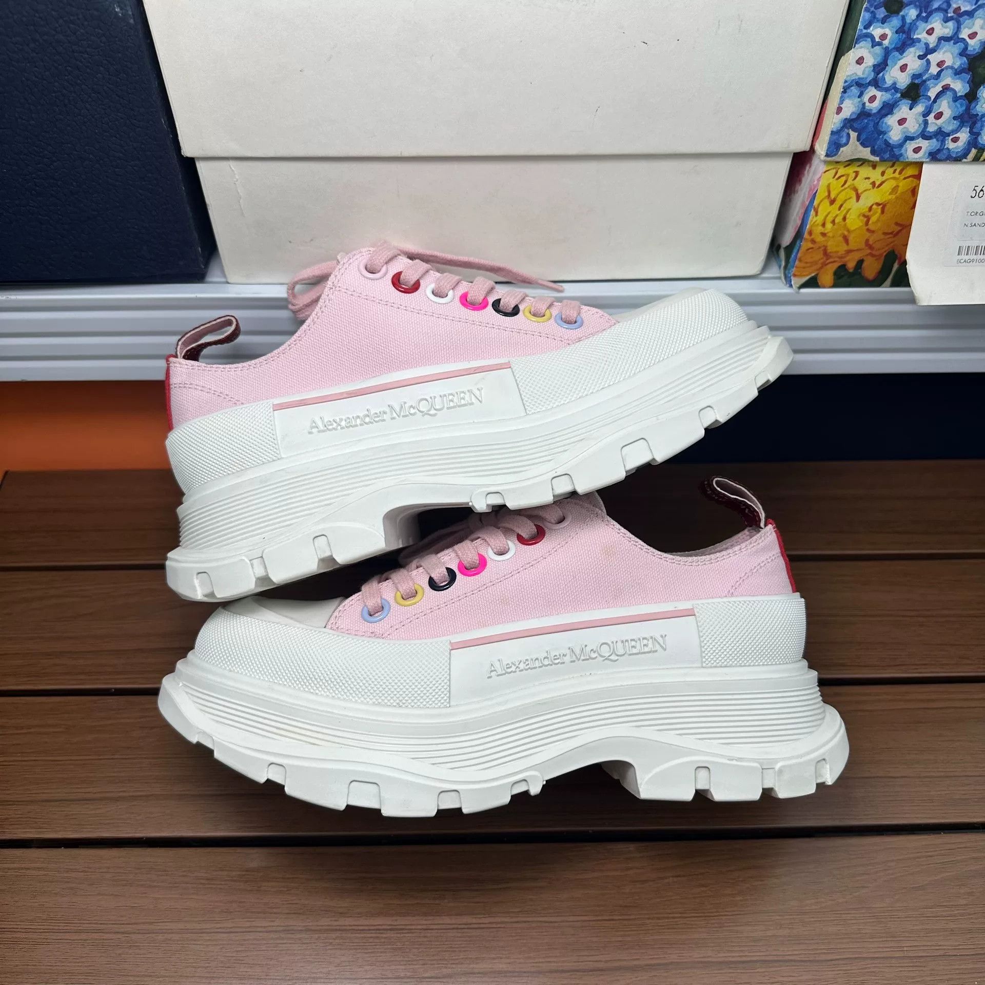 Alexander McQueen Alexander McQueen Pink Lowtop Sneakers it_36-5 Women Size US 6.5 / IT 36.5 - 2 Thumbnail