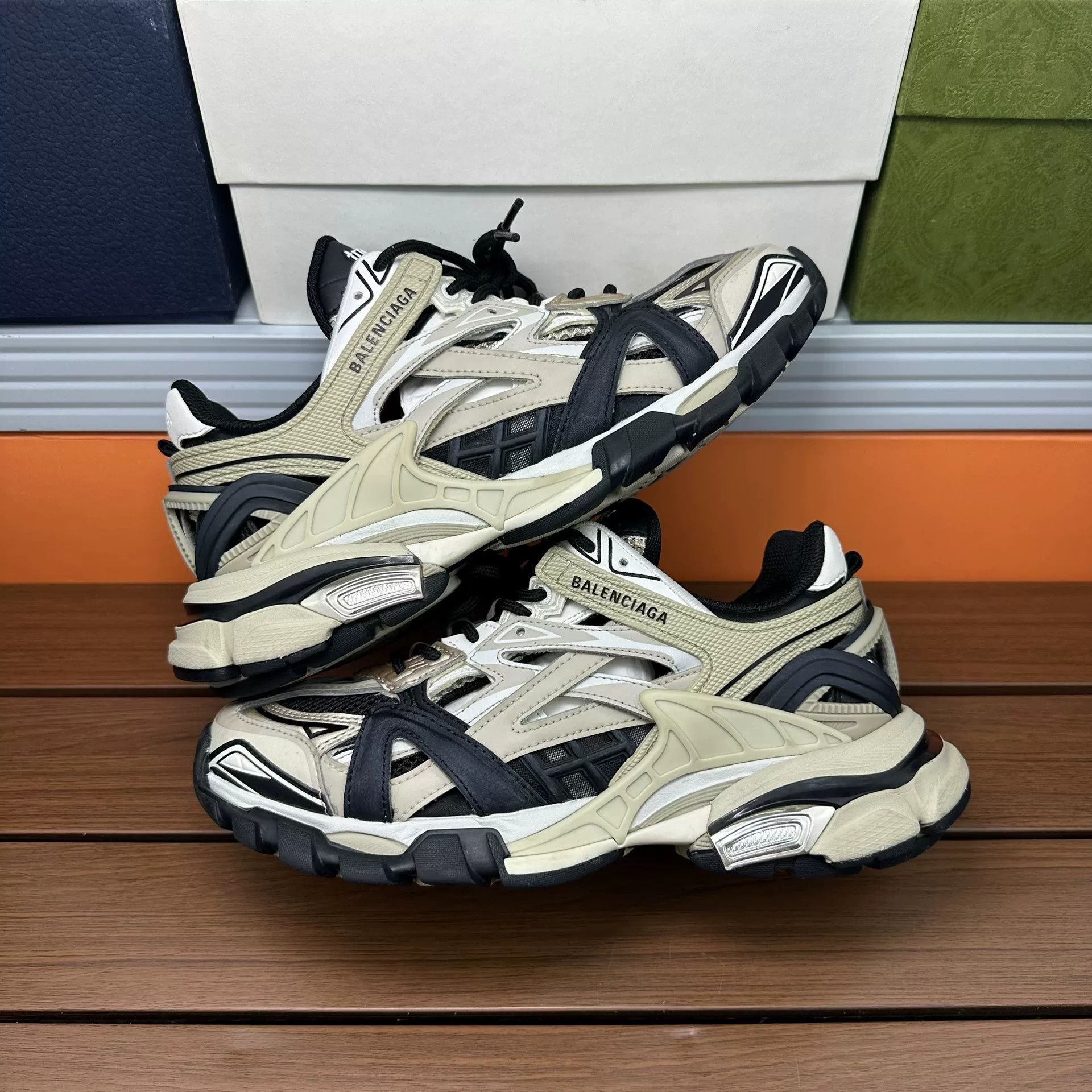 Balenciaga Balenciaga White Lowtop Sneakers it_37 Women Size US 7 / IT 37 - 3 Thumbnail