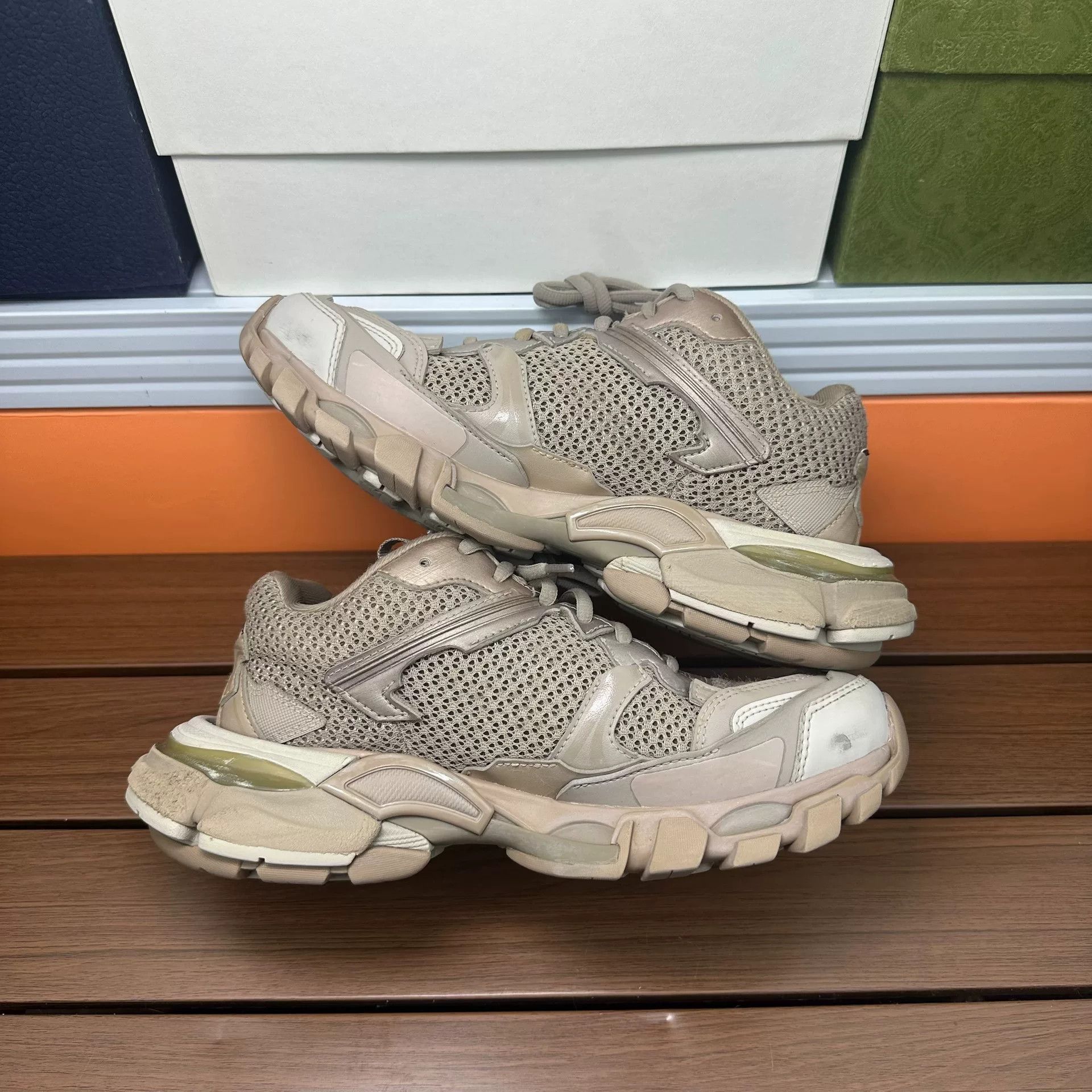 Balenciaga Balenciaga Distressed Brown Lowtop Sneakers it_36 Women Size US 6 / IT 36 - 2 Thumbnail