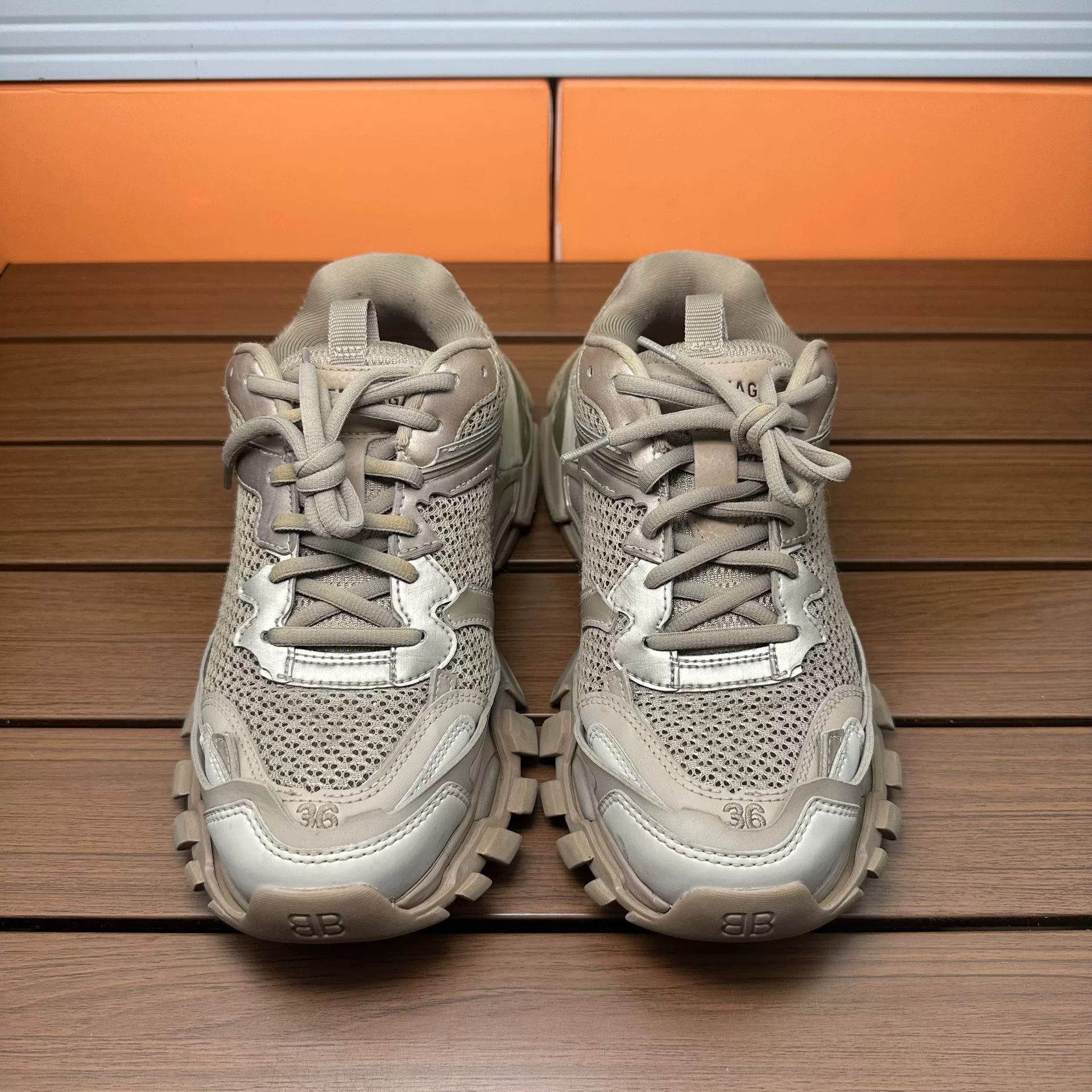 Balenciaga Balenciaga Distressed Brown Lowtop Sneakers it_36 Women Size US 6 / IT 36 - 4 Thumbnail