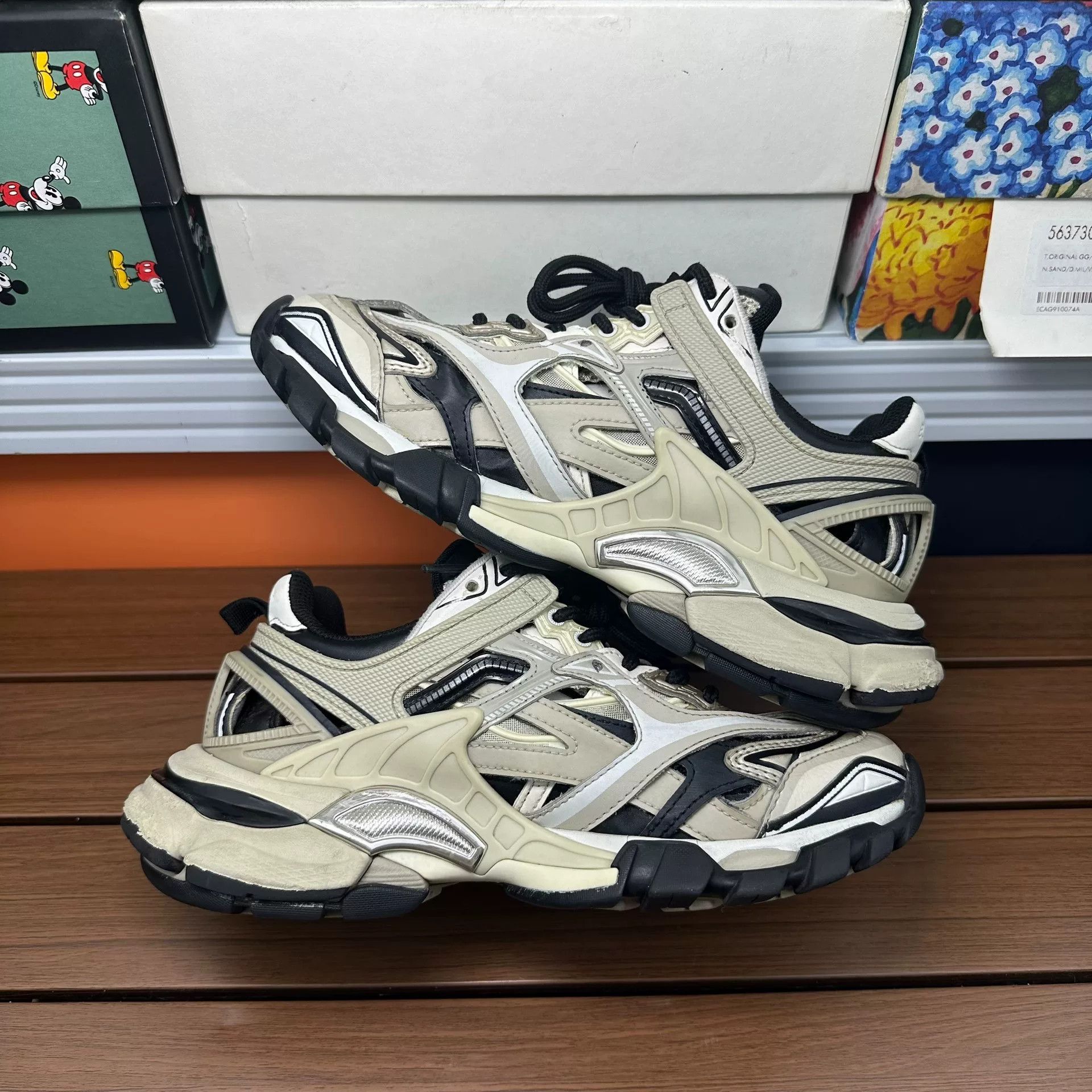 Balenciaga Balenciaga Beige Lowtop Sneakers it_36 Women Size US 6 / IT 36 - 3 Thumbnail