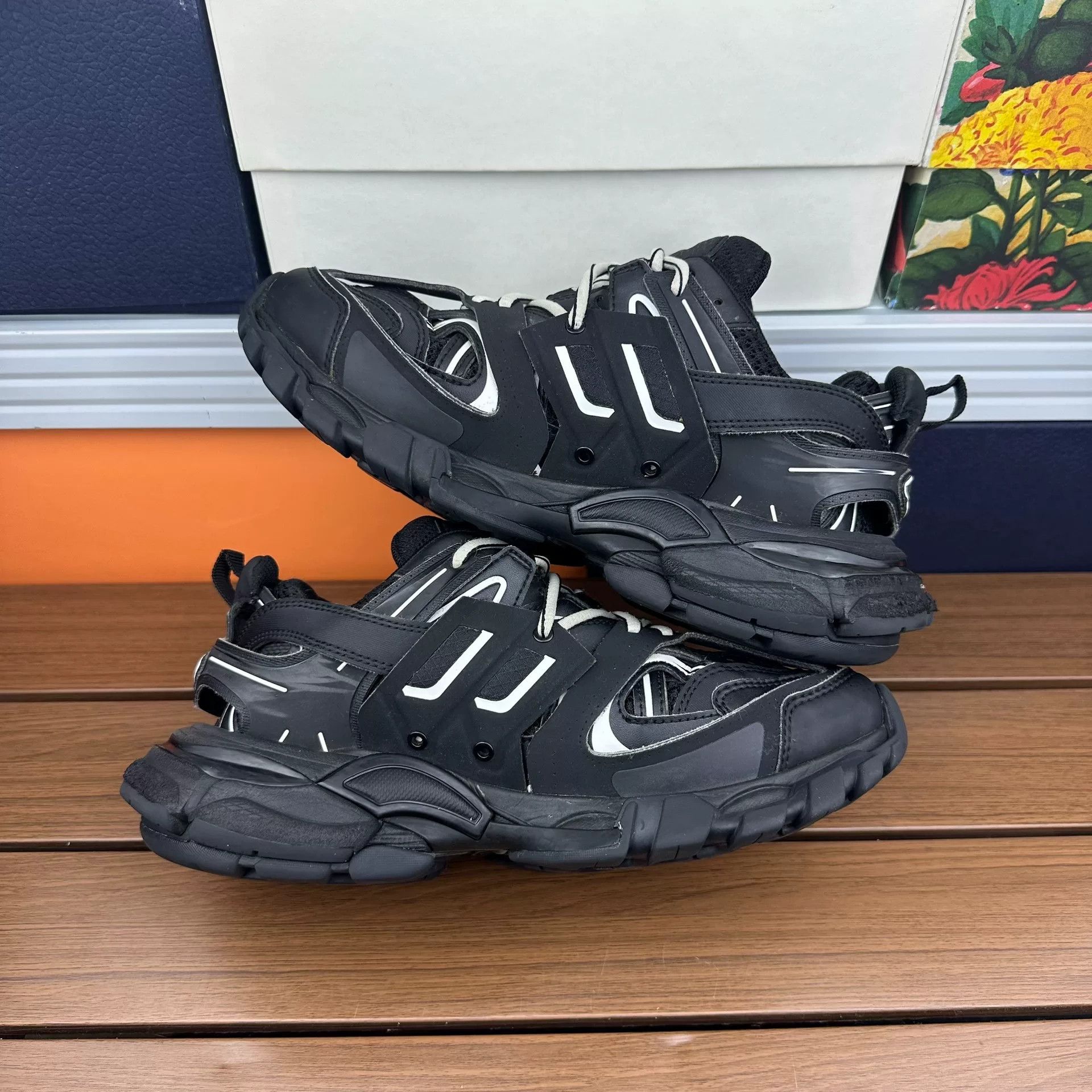 Balenciaga Balenciaga Black Lowtop Sneakers it_36 Women Size US 6 / IT 36 - 3 Thumbnail