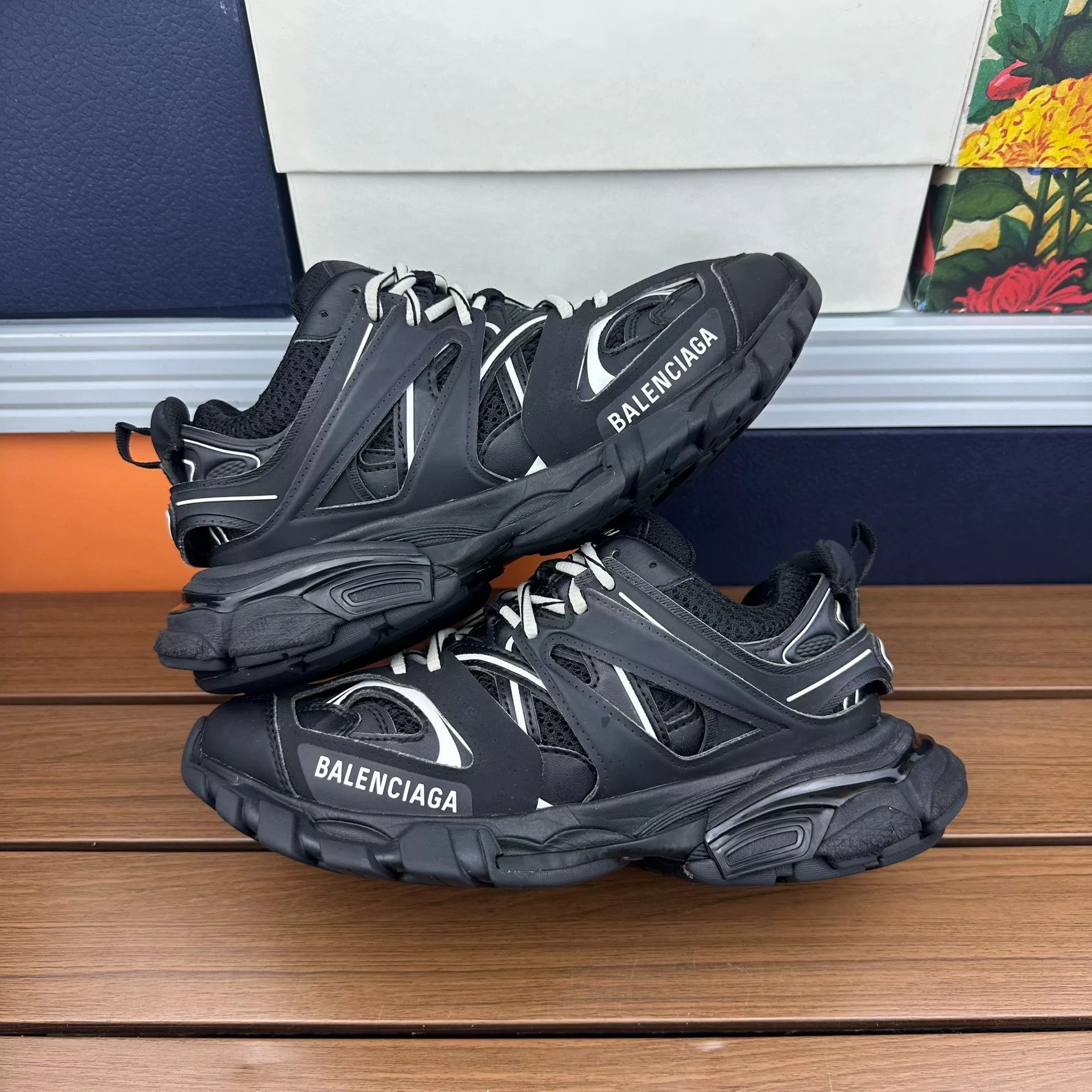 Balenciaga Balenciaga Black Lowtop Sneakers it_36 Women Size US 6 / IT 36 - 4 Thumbnail