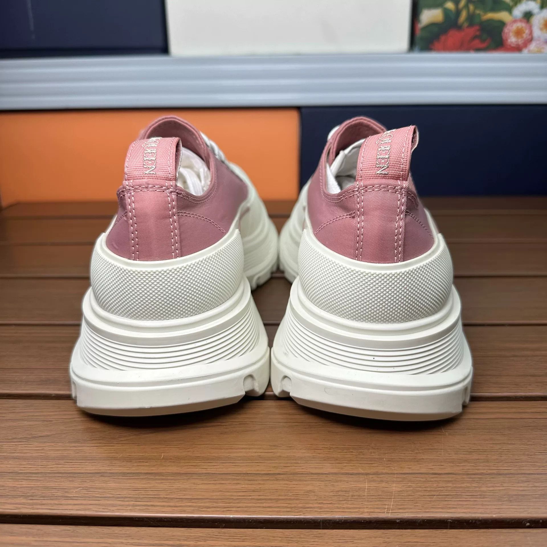 Alexander McQueen Alexander McQueen Pink Lowtop Sneakers it_37 Women Size US 7 / IT 37 - 6 Thumbnail
