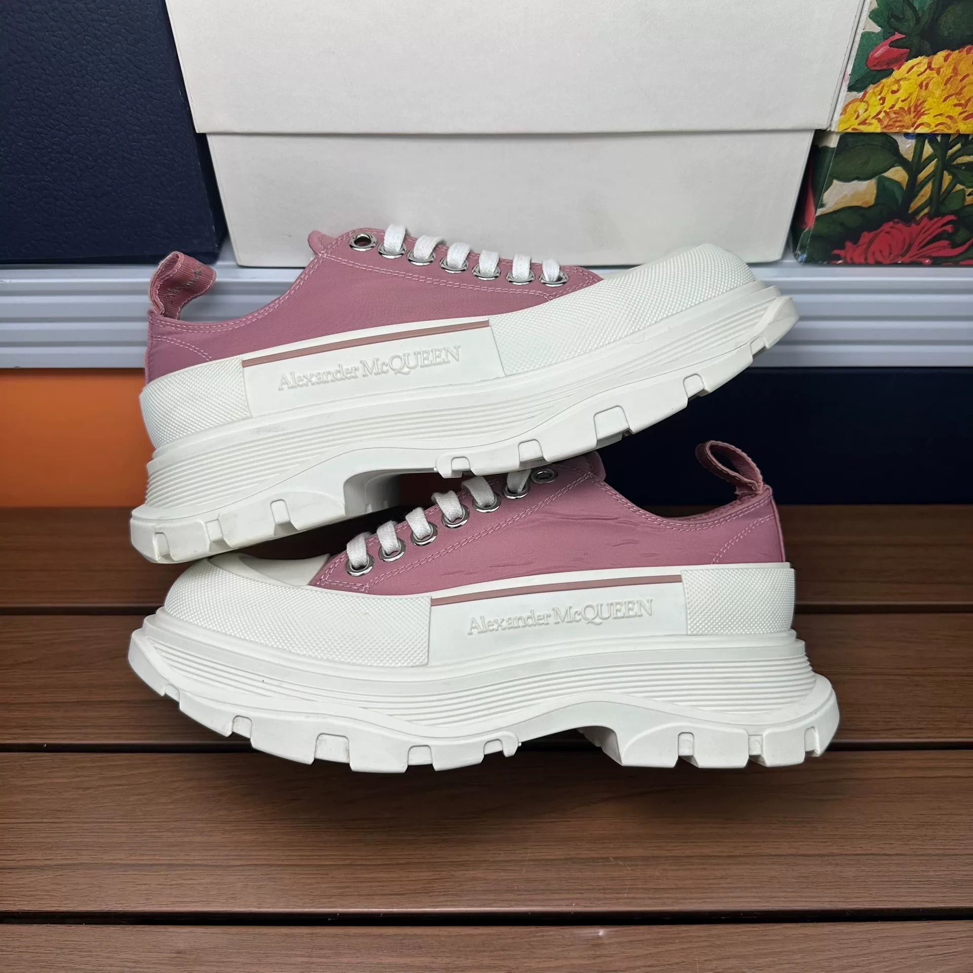 Alexander McQueen Alexander McQueen Pink Lowtop Sneakers it_37 Women Size US 7 / IT 37 - 2 Thumbnail