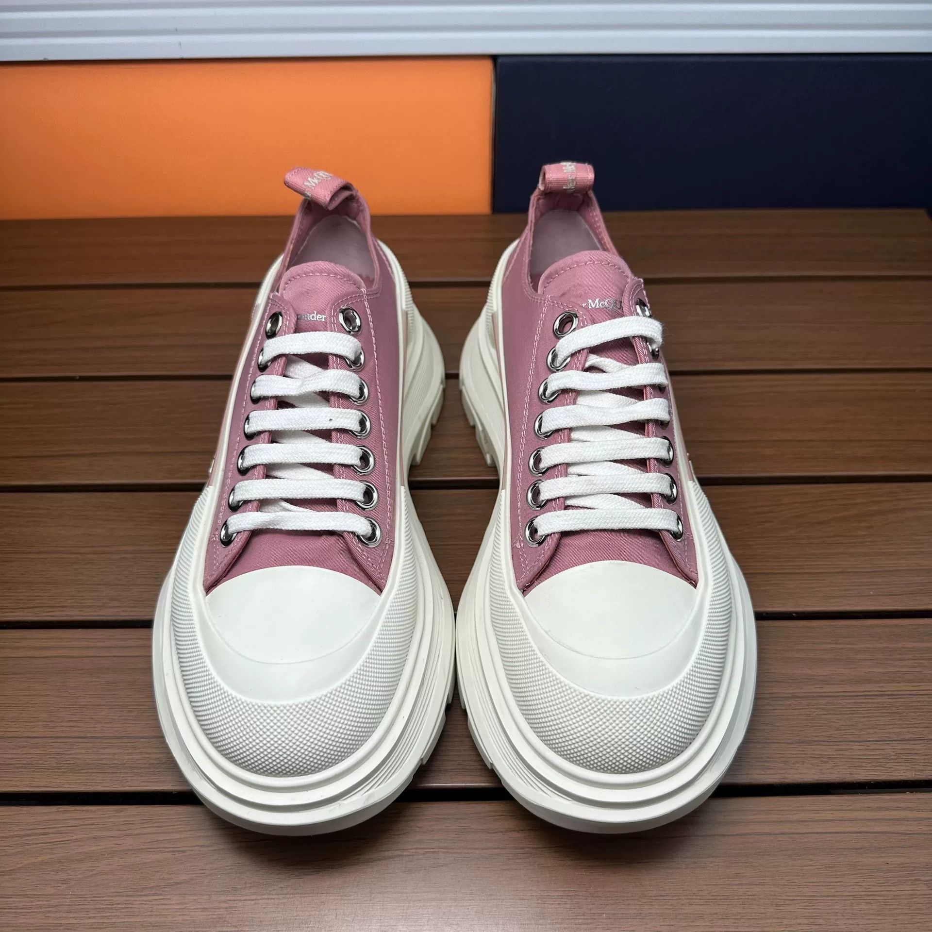 Alexander McQueen Alexander McQueen Pink Lowtop Sneakers it_37 Women Size US 7 / IT 37 - 4 Thumbnail