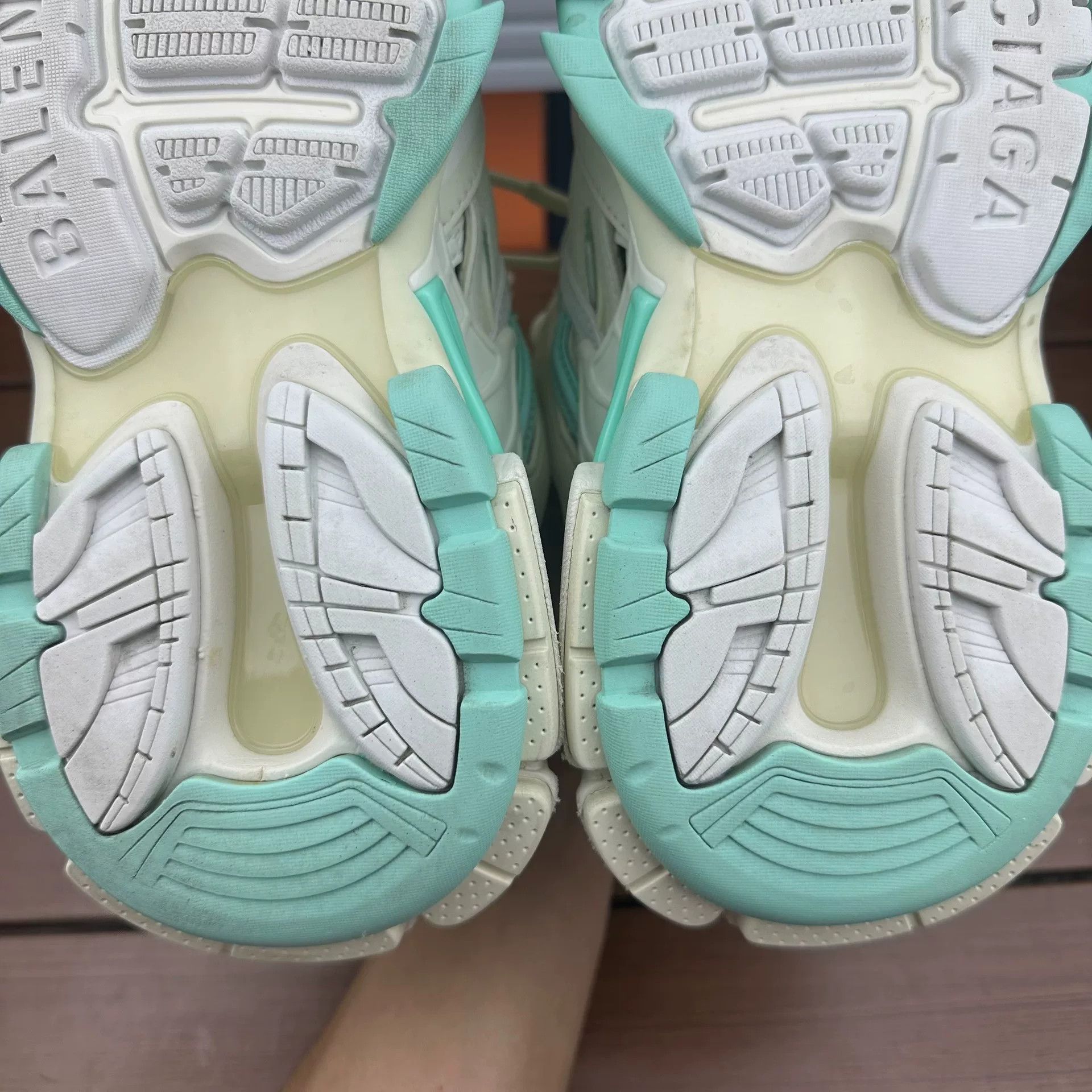 Balenciaga Balenciaga Blue Lowtop Sneakers it_36 Women Size US 6 / IT 36 - 8 Thumbnail
