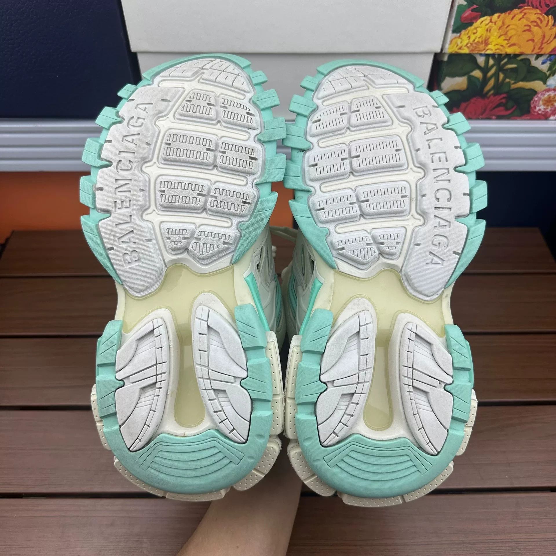 Balenciaga Balenciaga Blue Lowtop Sneakers it_36 Women Size US 6 / IT 36 - 7 Thumbnail