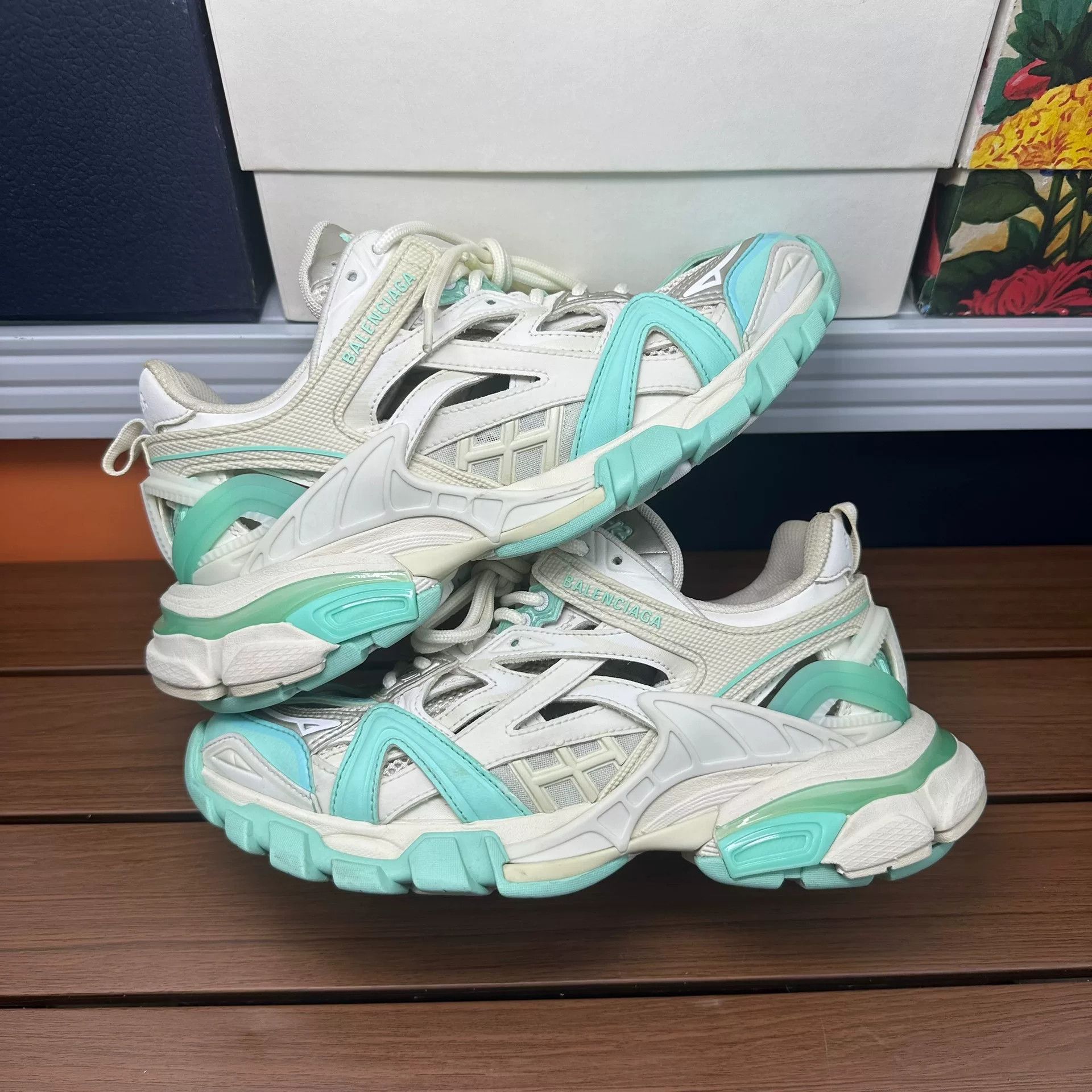 Balenciaga Balenciaga Blue Lowtop Sneakers it_36 Women Size US 6 / IT 36 - 2 Thumbnail