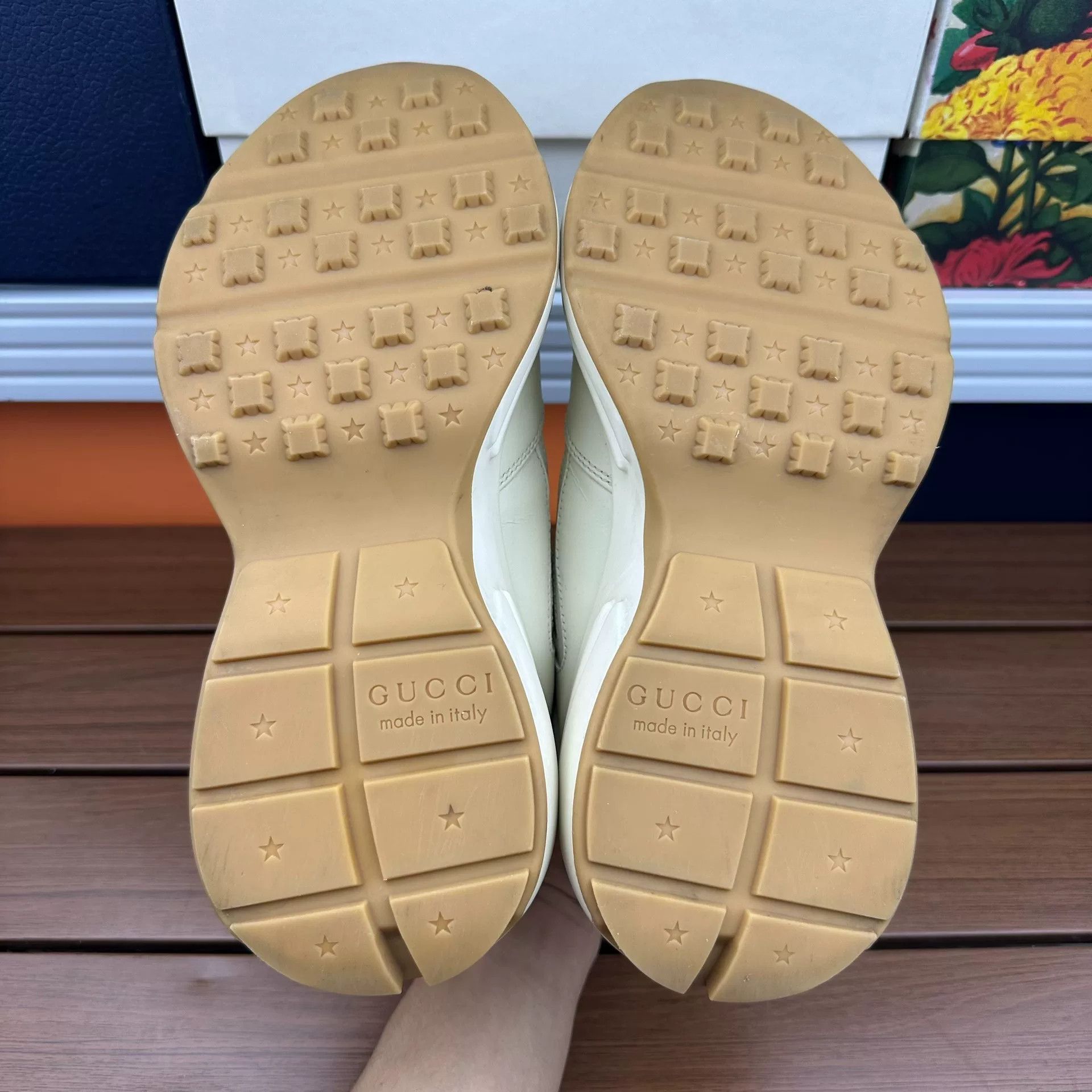 Gucci Gucci Printed Beige Lowtop Sneakers it_36 Women Size US 6 / IT 36 - 7 Thumbnail