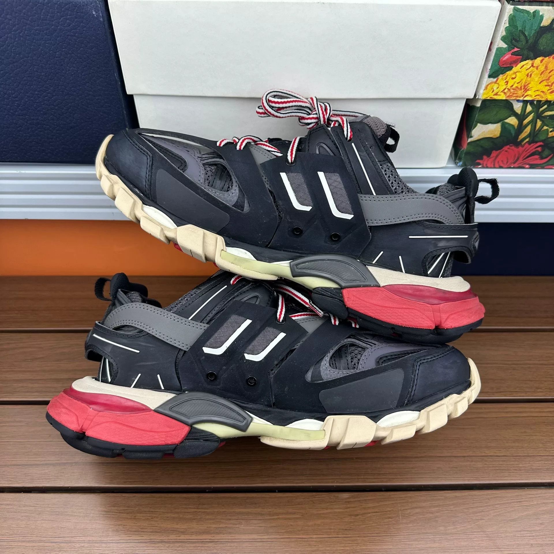 Balenciaga Balenciaga Gray Lowtop Sneakers 6 Men Size US 6 / EU 39 - 3 Thumbnail