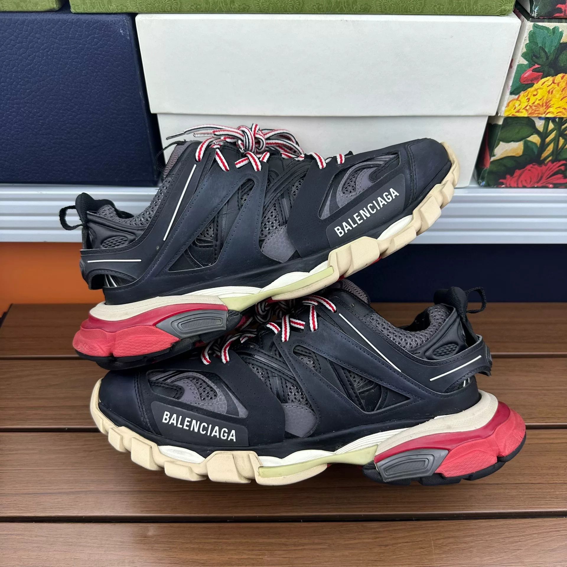Balenciaga Balenciaga Gray Lowtop Sneakers 6 Men Size US 6 / EU 39 - 2 Thumbnail