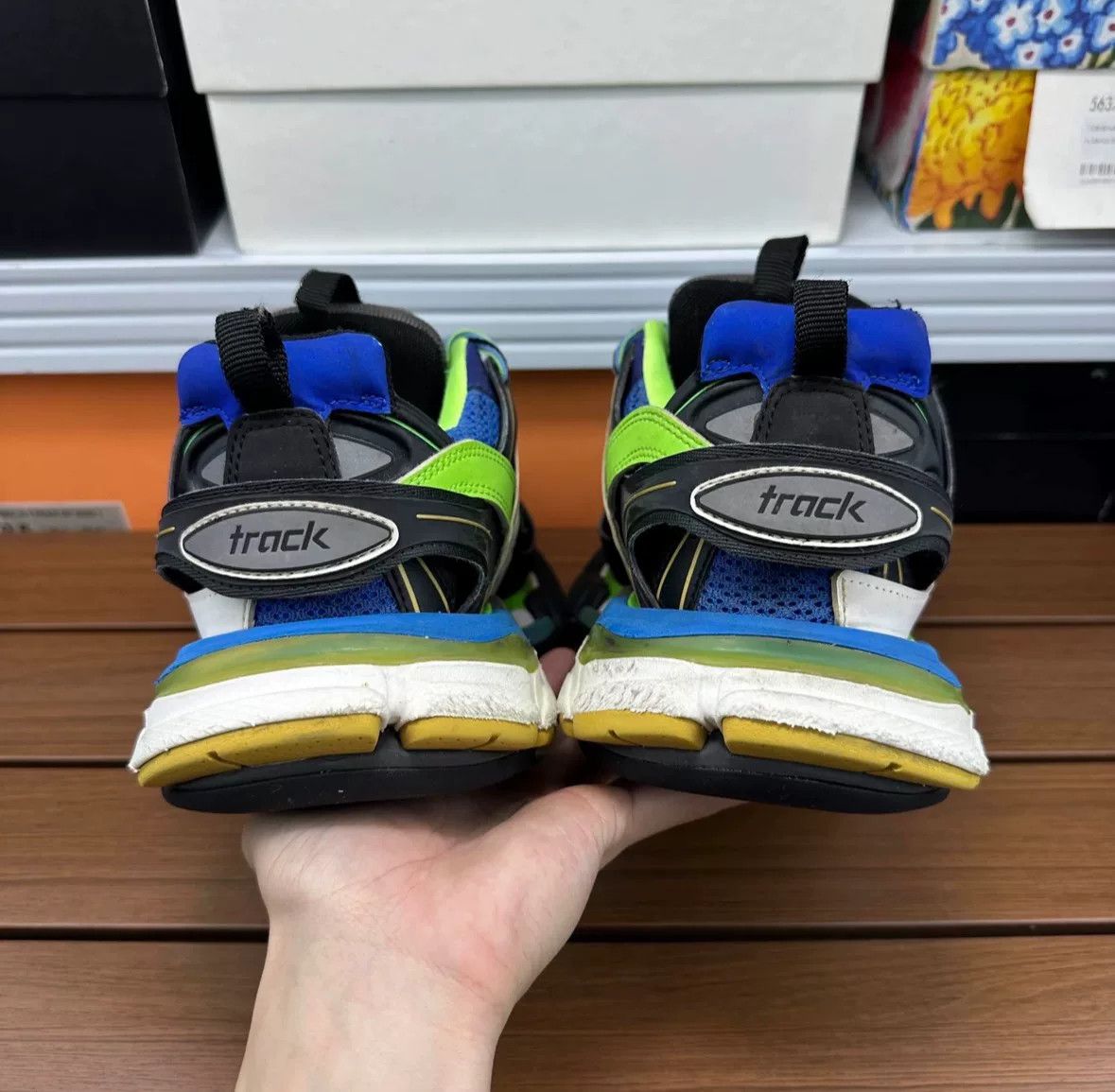 Balenciaga Balenciaga Blue Lowtop Sneakers 6 Men Size US 6 / EU 39 - 5 Thumbnail