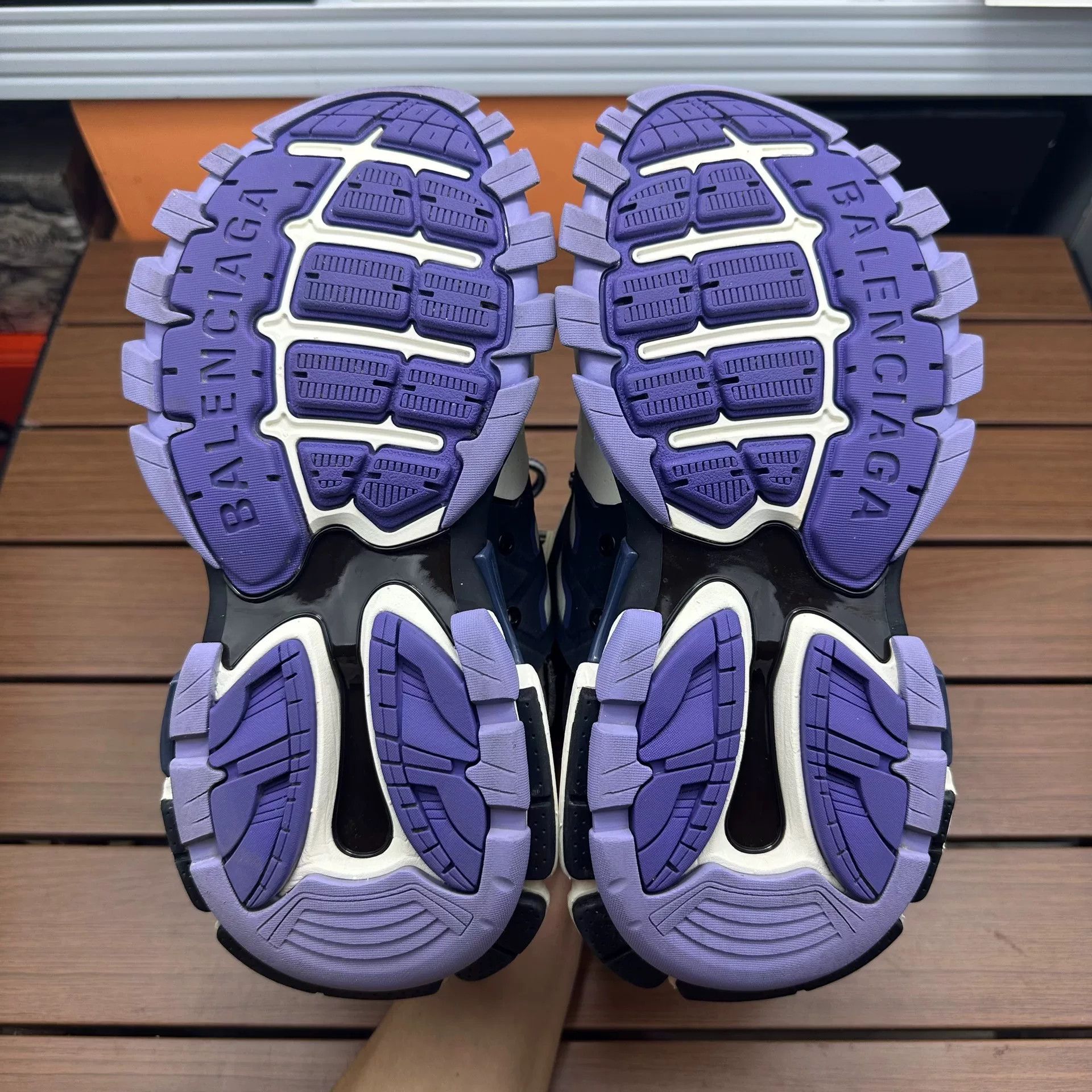 Balenciaga Balenciaga Purple Lowtop Sneakers it_36 Women Size US 6 / IT 36 - 8 Thumbnail