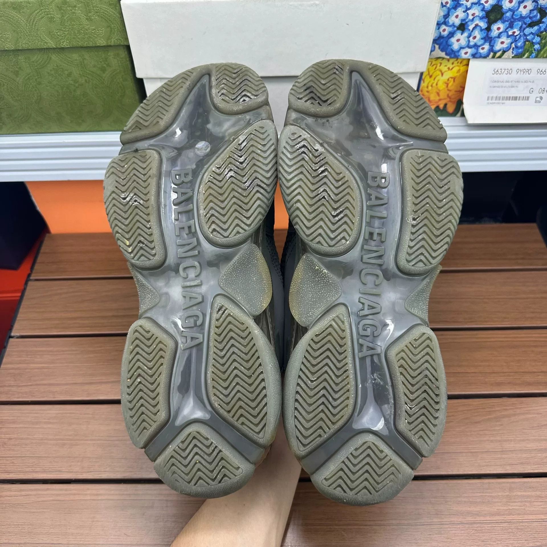Balenciaga Balenciaga Gray Lowtop Sneakers 8 Men Size US 8 / EU 41 - 6 Thumbnail