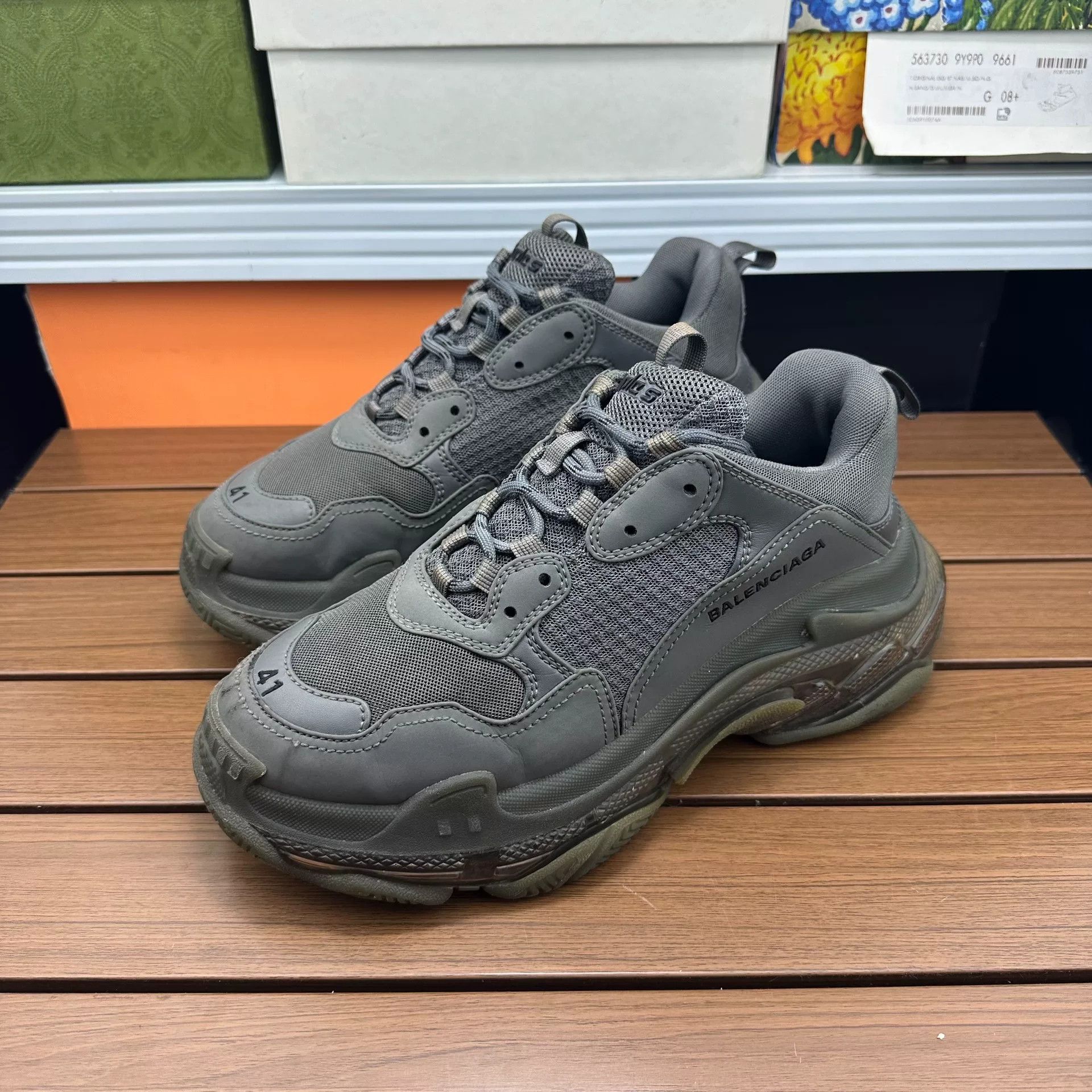 Balenciaga Balenciaga Gray Lowtop Sneakers 8 Men Size US 8 / EU 41 - 8 Thumbnail