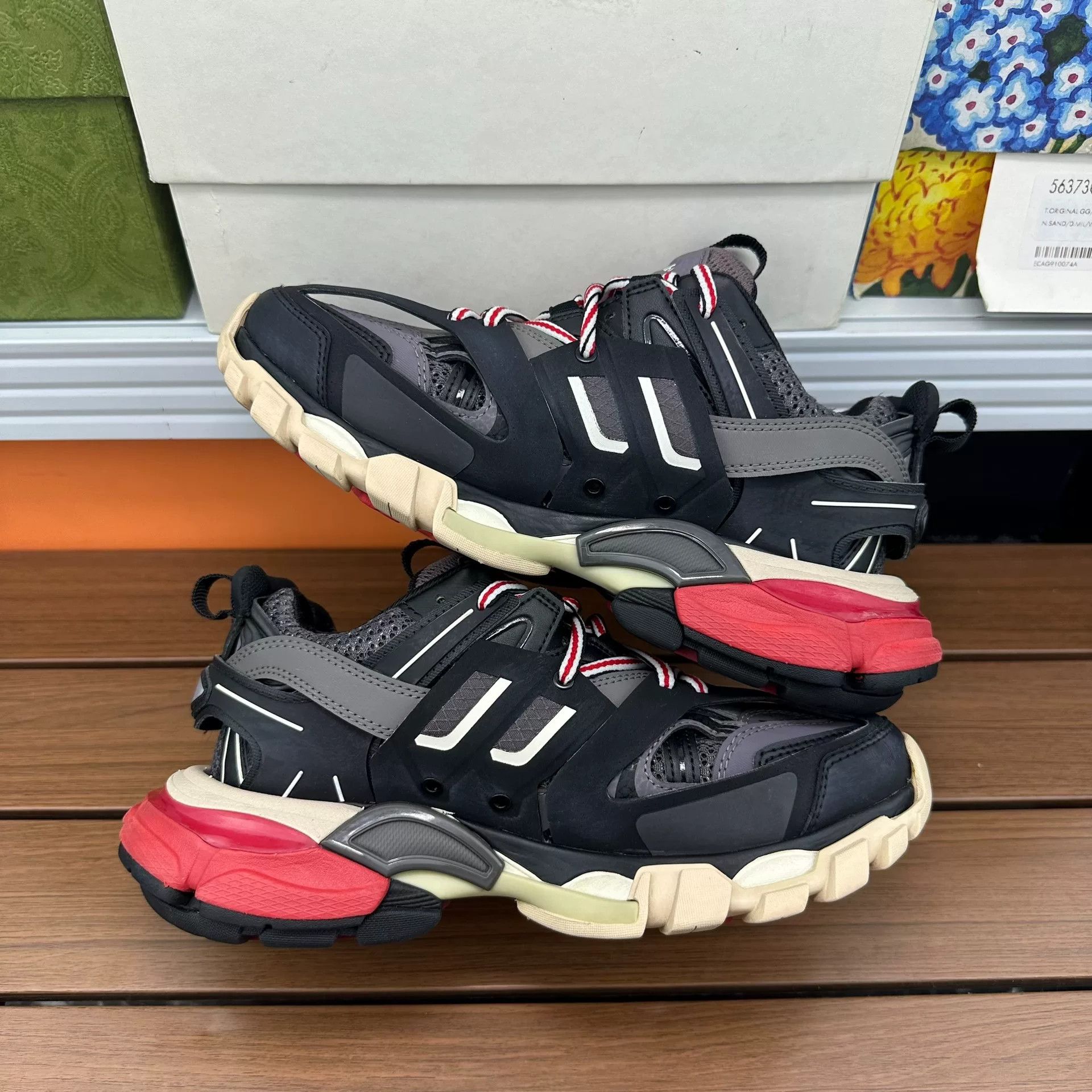 Balenciaga Balenciaga Pink Lowtop Sneakers it_35 Women Size US 5 / IT 35 - 2 Thumbnail