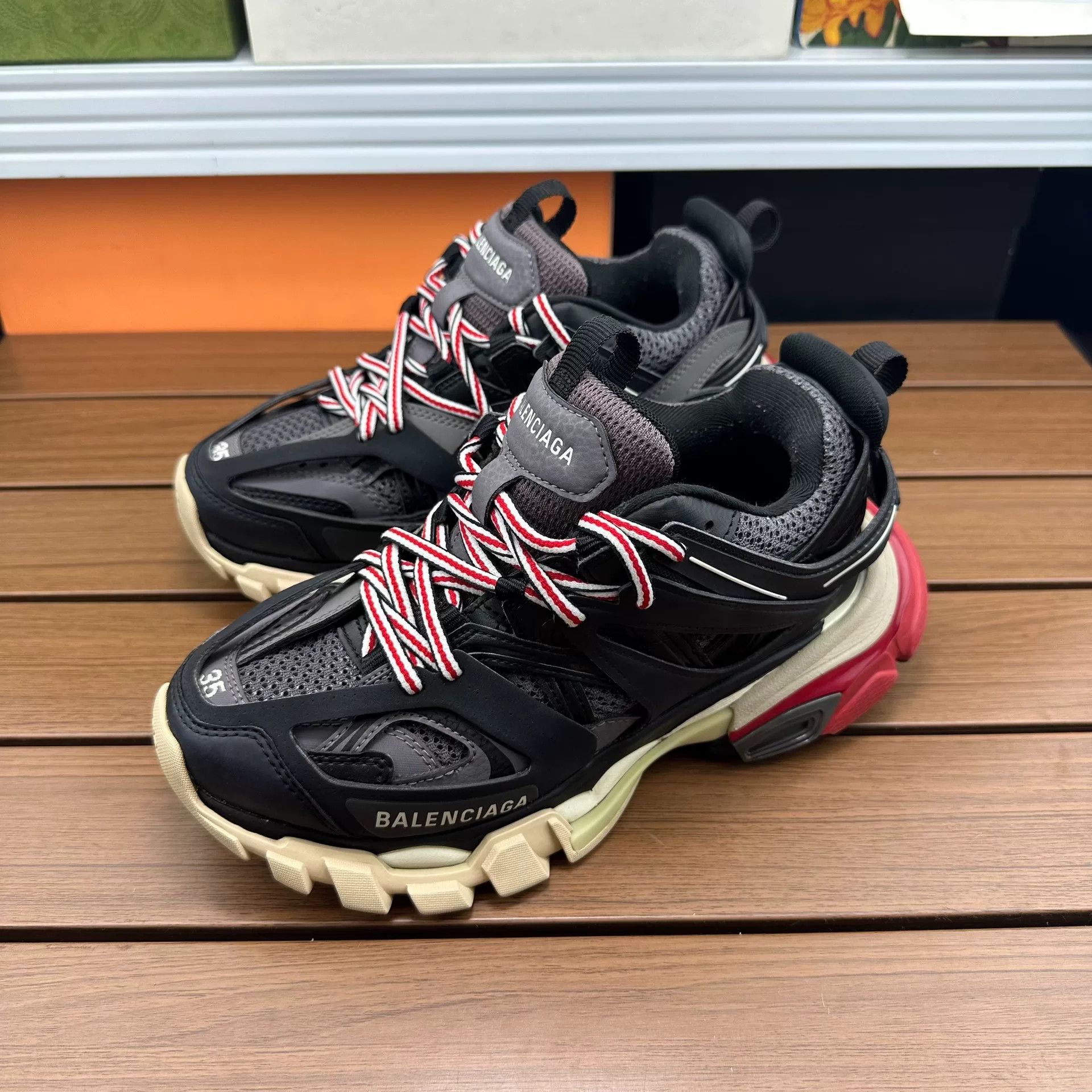 Balenciaga Balenciaga Pink Lowtop Sneakers it_35 Women Size US 5 / IT 35 - 9 Thumbnail