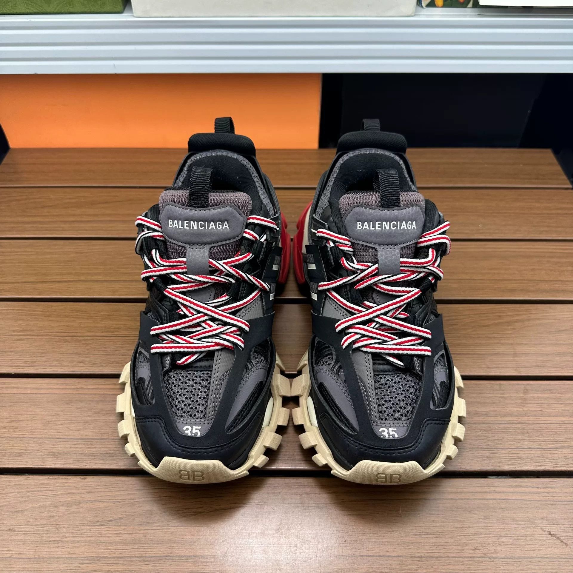 Balenciaga Balenciaga Pink Lowtop Sneakers it_35 Women Size US 5 / IT 35 - 3 Thumbnail