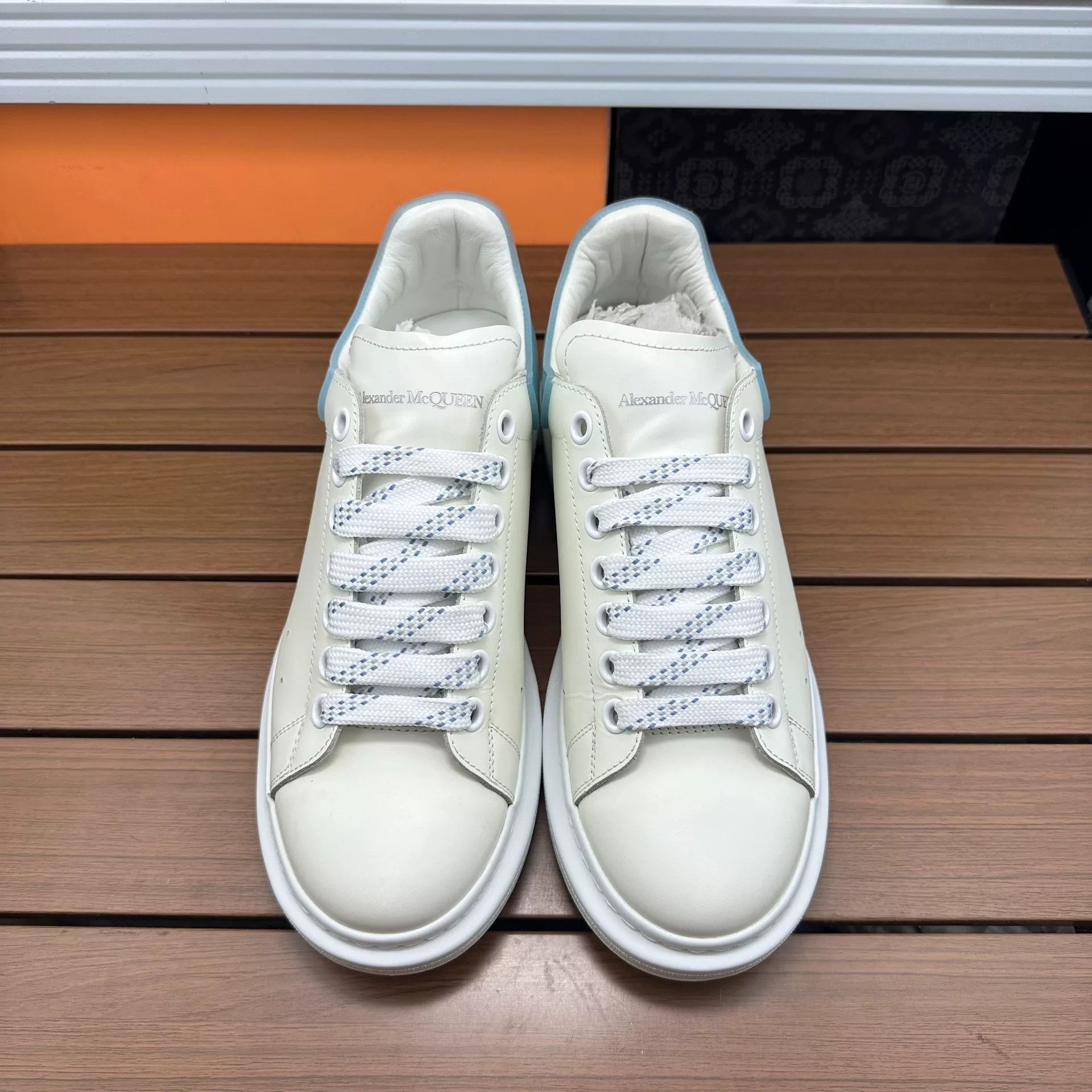 Alexander McQueen Alexander McQueen Blue Lowtop Sneakers 7 Men Size US 7 / EU 40 - 3 Thumbnail