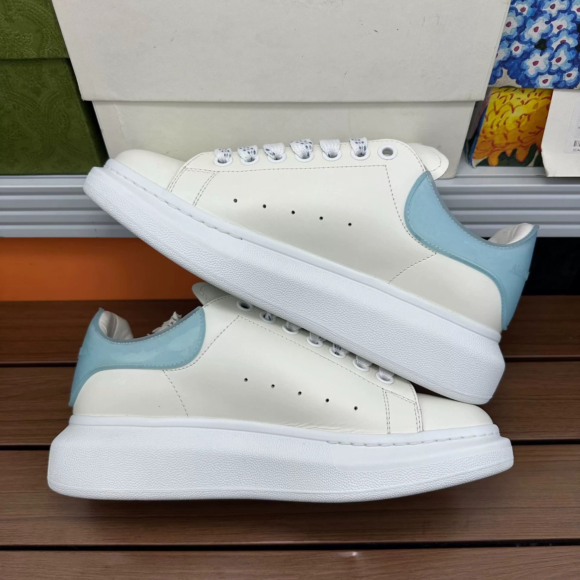Alexander McQueen Alexander McQueen Blue Lowtop Sneakers 7 Men Size US 7 / EU 40 - 2 Thumbnail