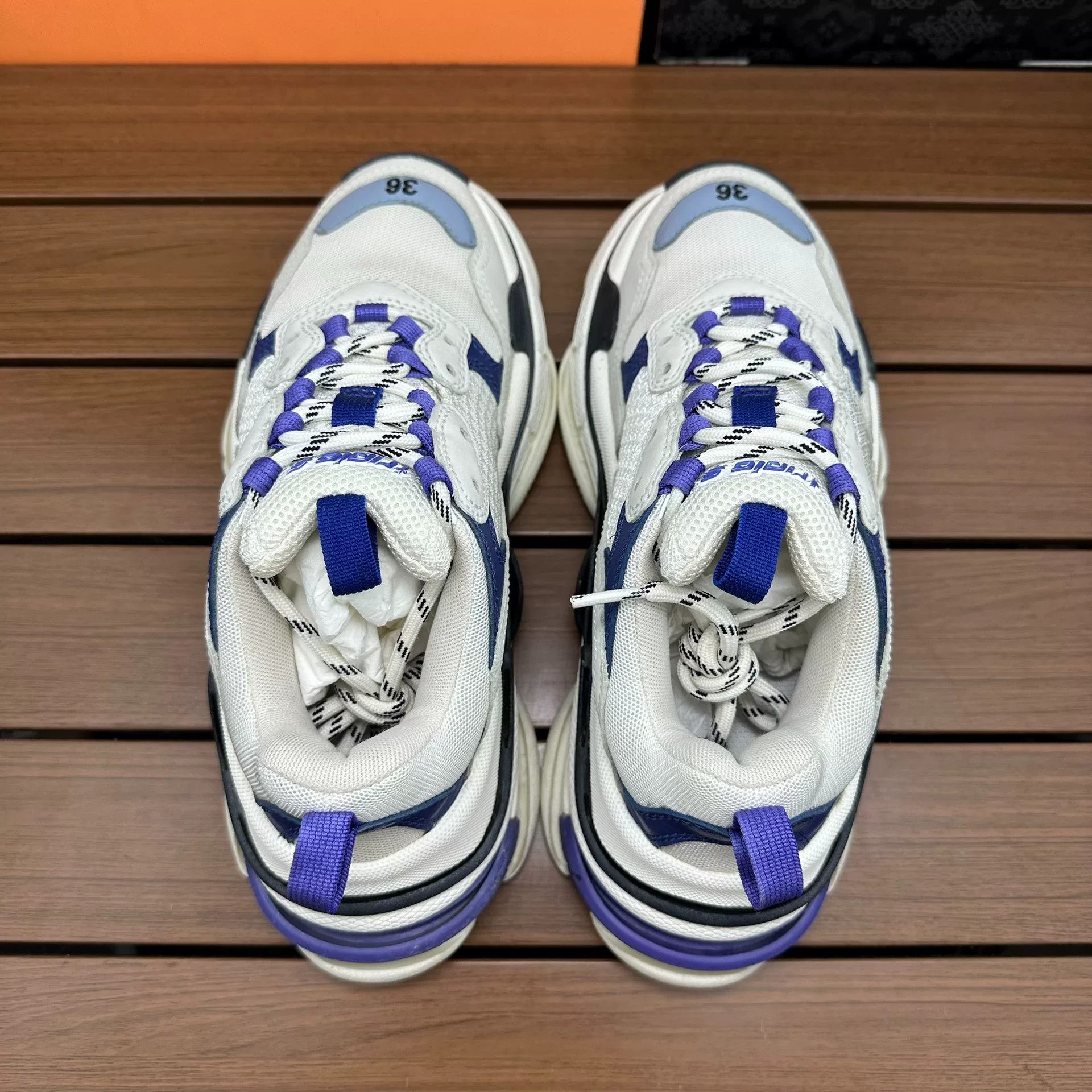 Balenciaga Balenciaga Blue Lowtop Sneakers it_36 Women Size US 6 / IT 36 - 4 Thumbnail