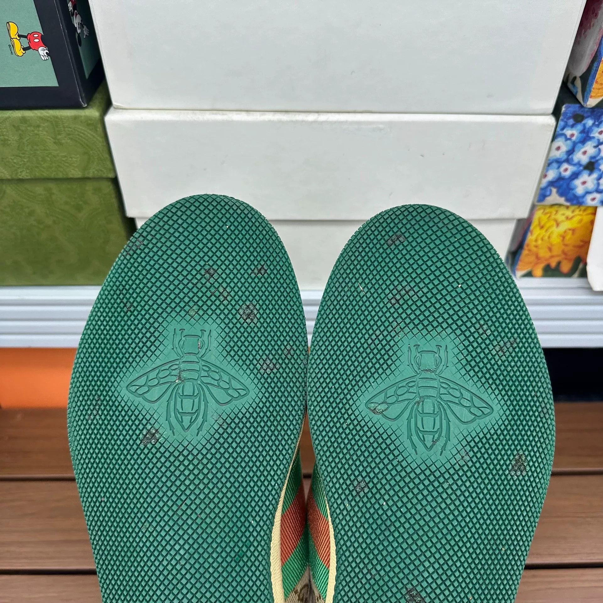 Gucci Gucci Distressed Lowtop Sneakers 8 Men Size US 8 / EU 41 - 7 Thumbnail